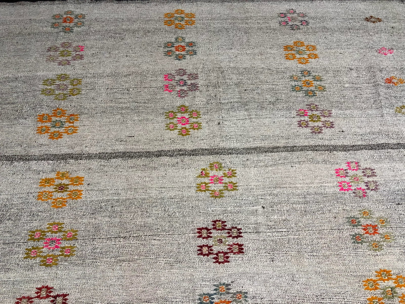 1960s Vintage Original Wool Turkish Anatolian Kilim Area Rug - 6'11'' * 8'3'' - 9