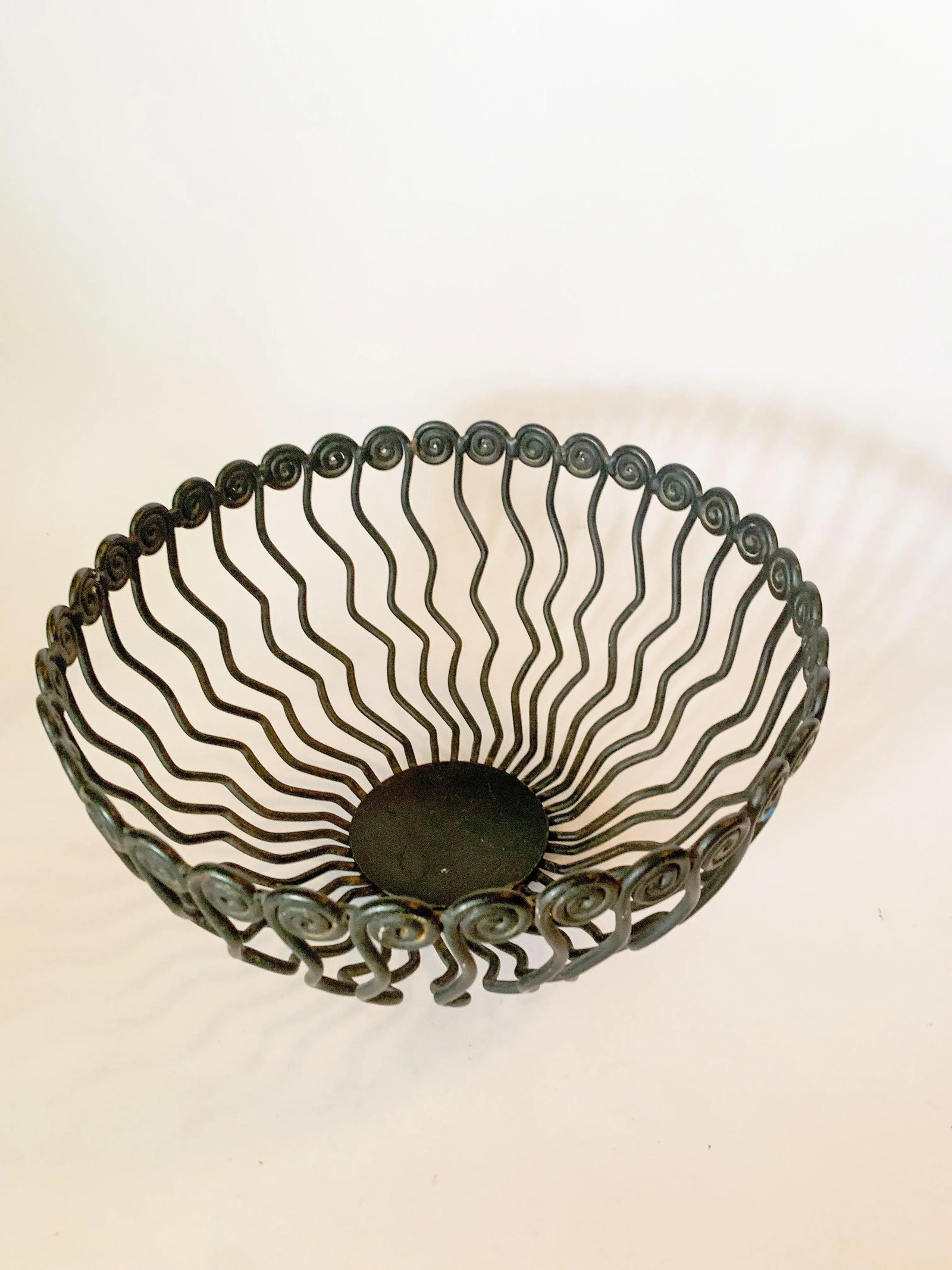 Post Modern Memphis Style Large Swirly Iron Fruit Display Bowl - 4