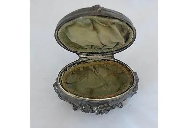 Art Nouveau Silverplate Footed Rose Jewelry Box - 8