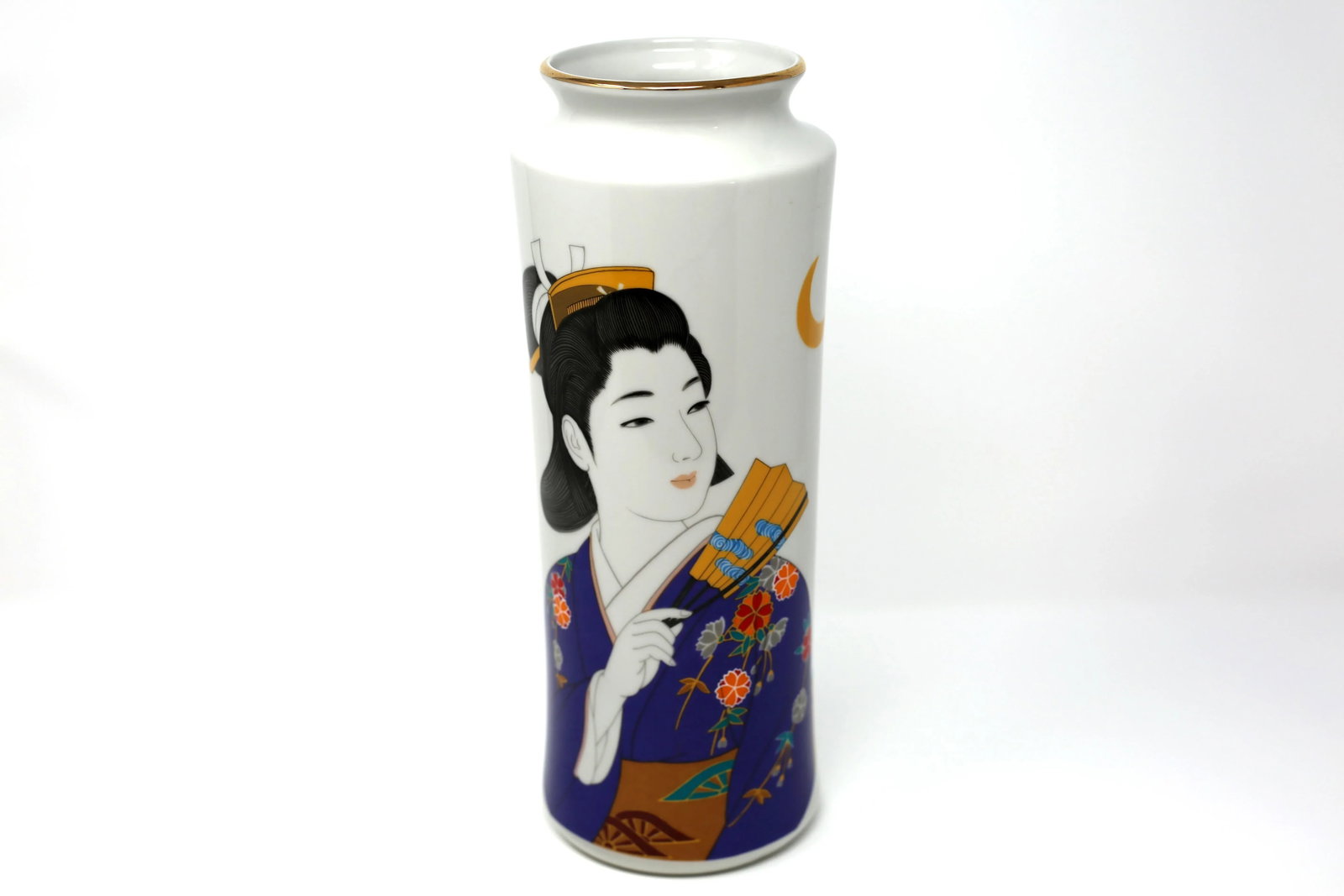 1980s Illustrated Japanese Porcelain Cylinder Vase - 8