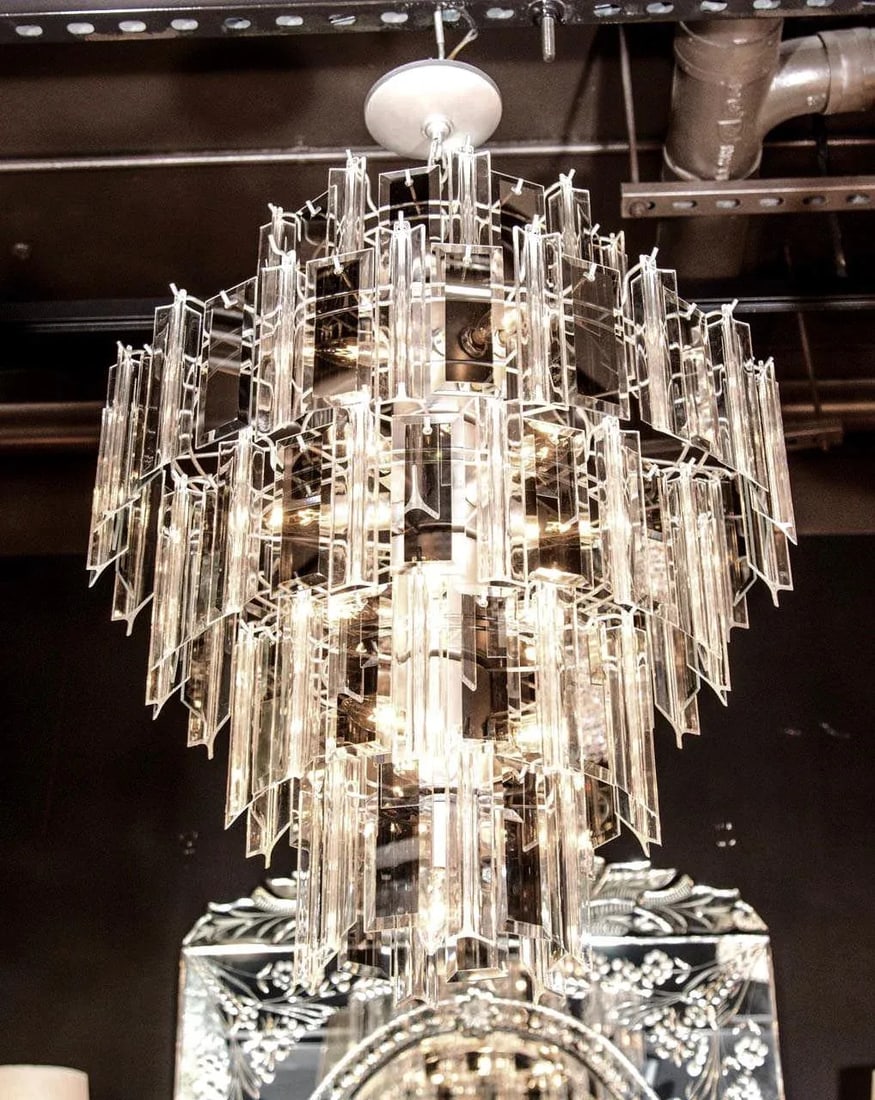 Hollywood Regency Chandelier With Lucite and Mirrored Glass Prisms, 1970's - 2