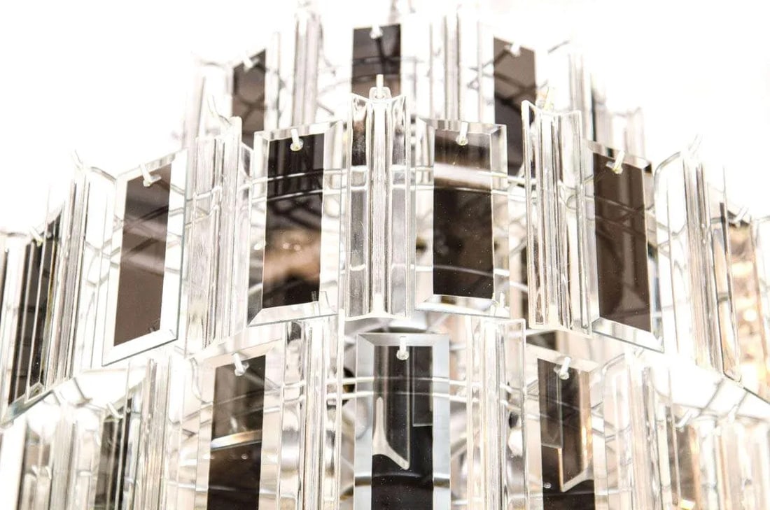 Hollywood Regency Chandelier With Lucite and Mirrored Glass Prisms, 1970's - 6