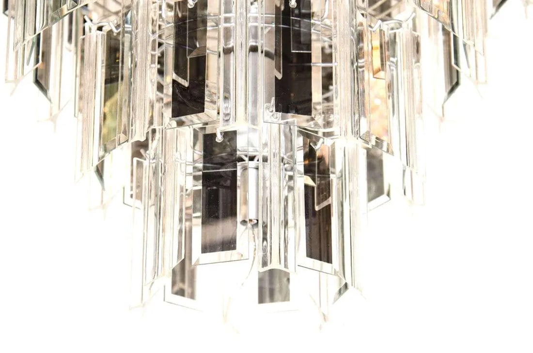 Hollywood Regency Chandelier With Lucite and Mirrored Glass Prisms, 1970's - 7
