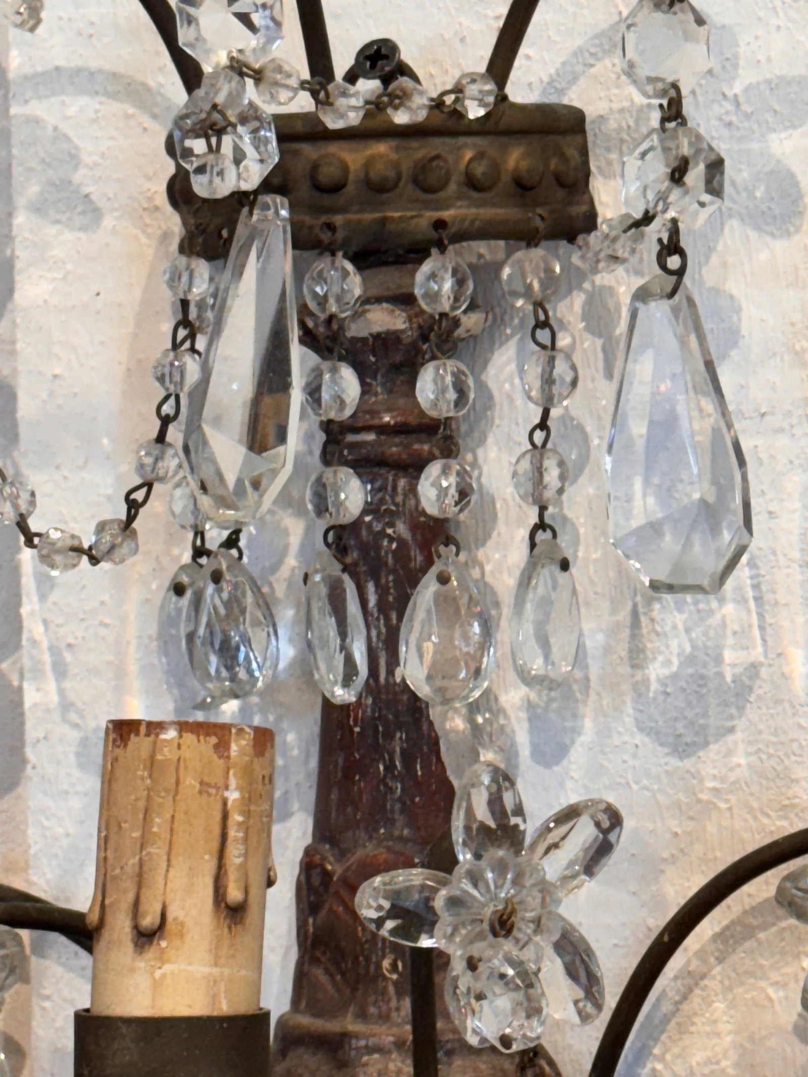 Pair of 1920s Italian Wood and Crystal Sconces - 3