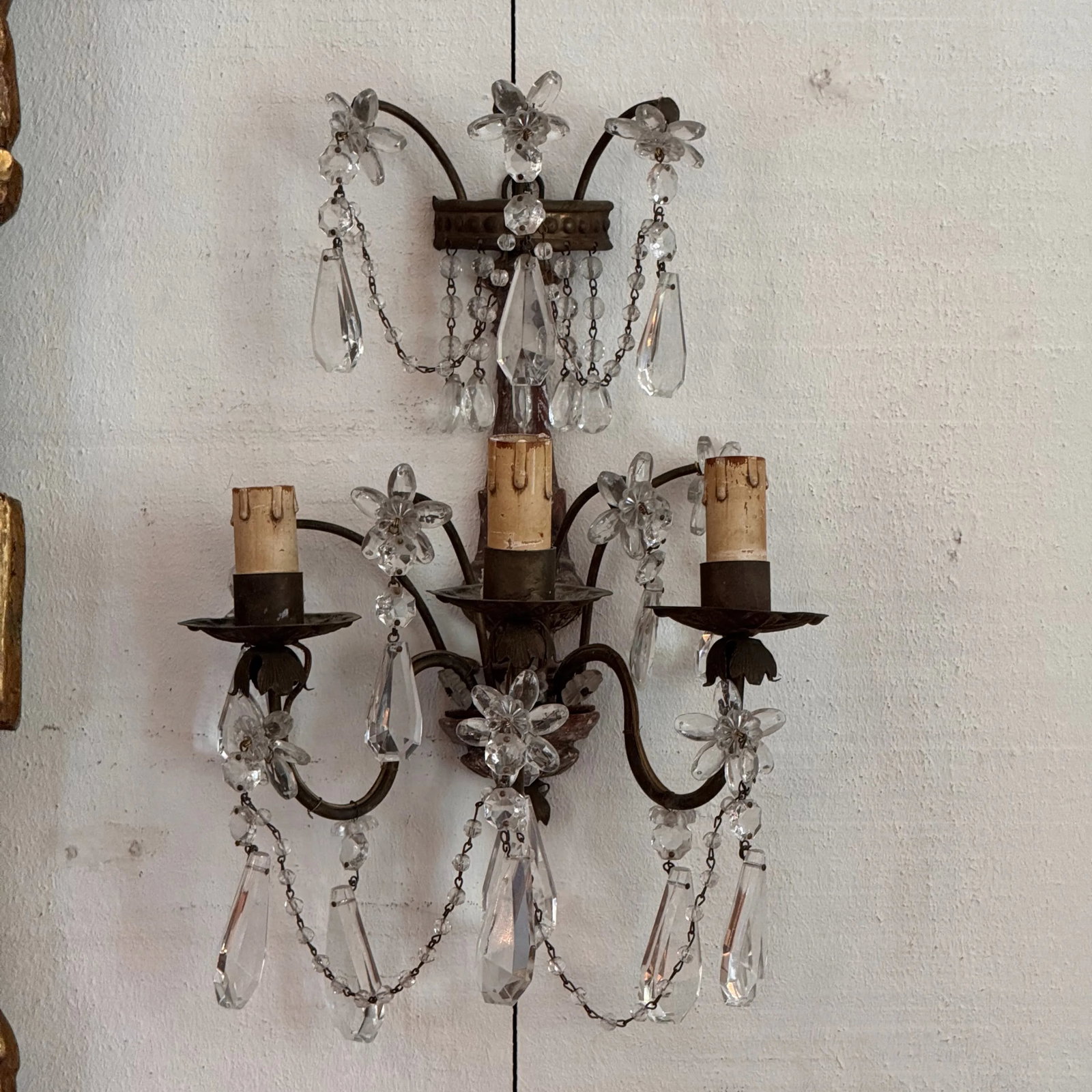 Pair of 1920s Italian Wood and Crystal Sconces - 4