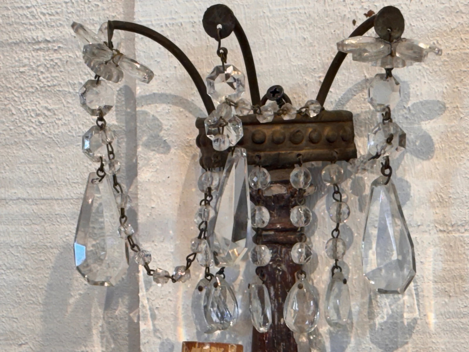 Pair of 1920s Italian Wood and Crystal Sconces - 7