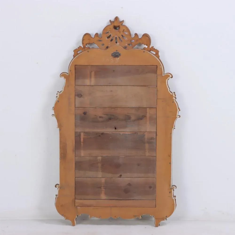 A French Louis XV Style Carved and Giltwood Mirror C 1940. - 4