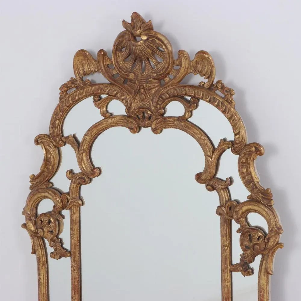 A French Louis XV Style Carved and Giltwood Mirror C 1940. - 5