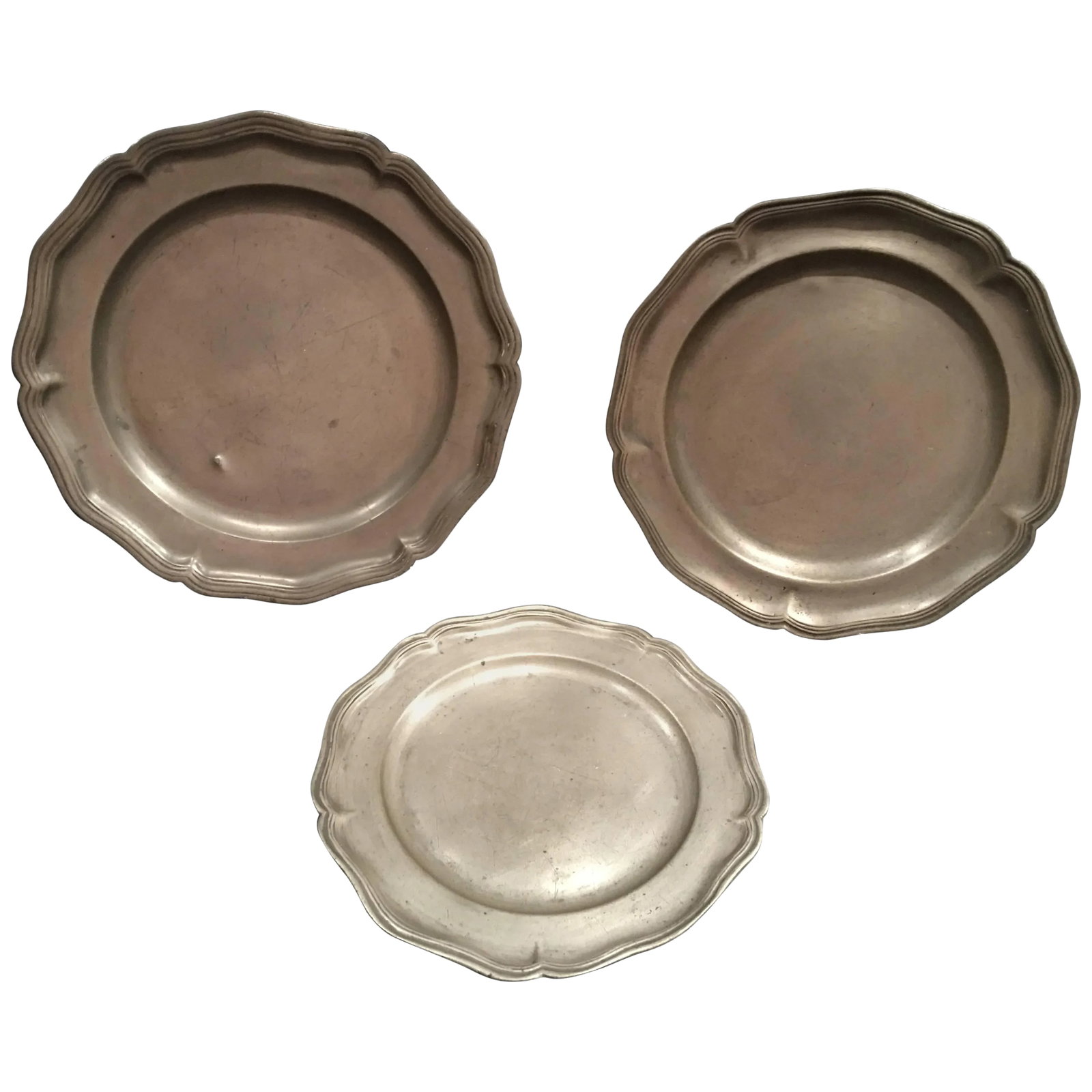 Set of Three English Pewter Plates or Platters, 19th Century (1 of 5)
