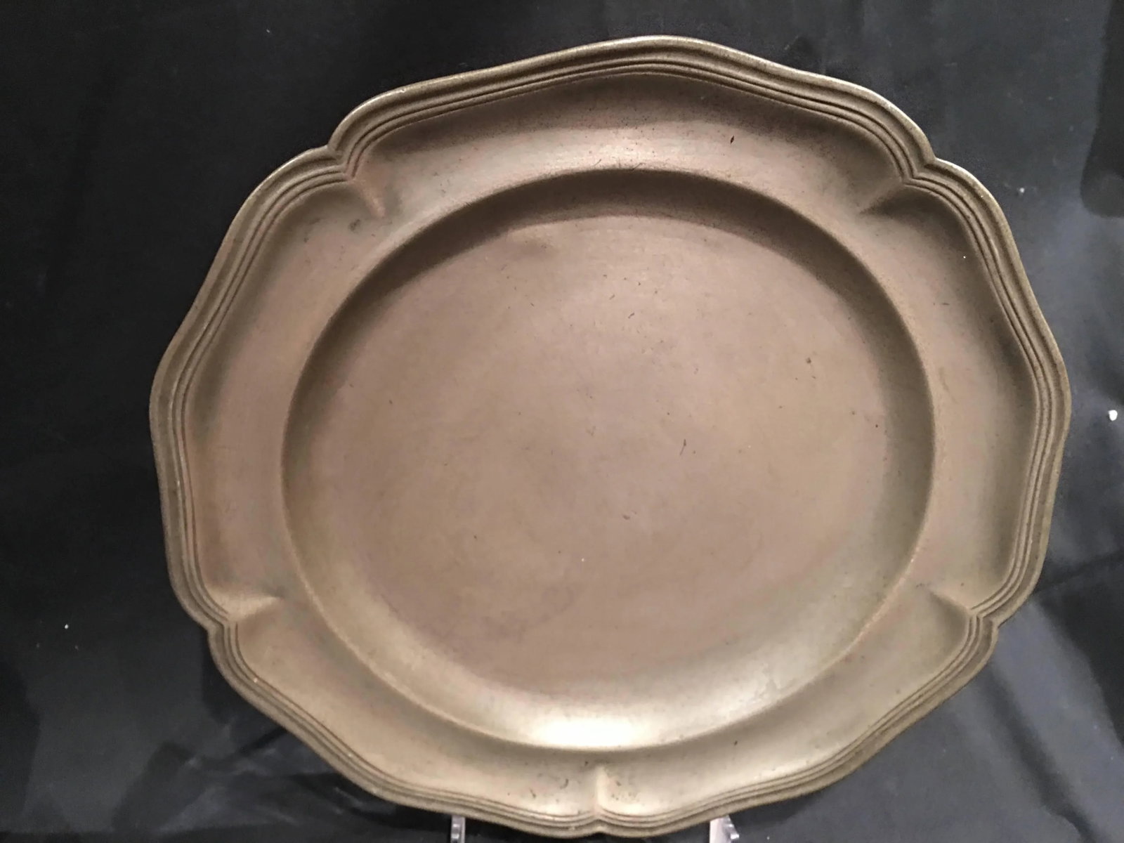 Set of Three English Pewter Plates or Platters, 19th Century - 3