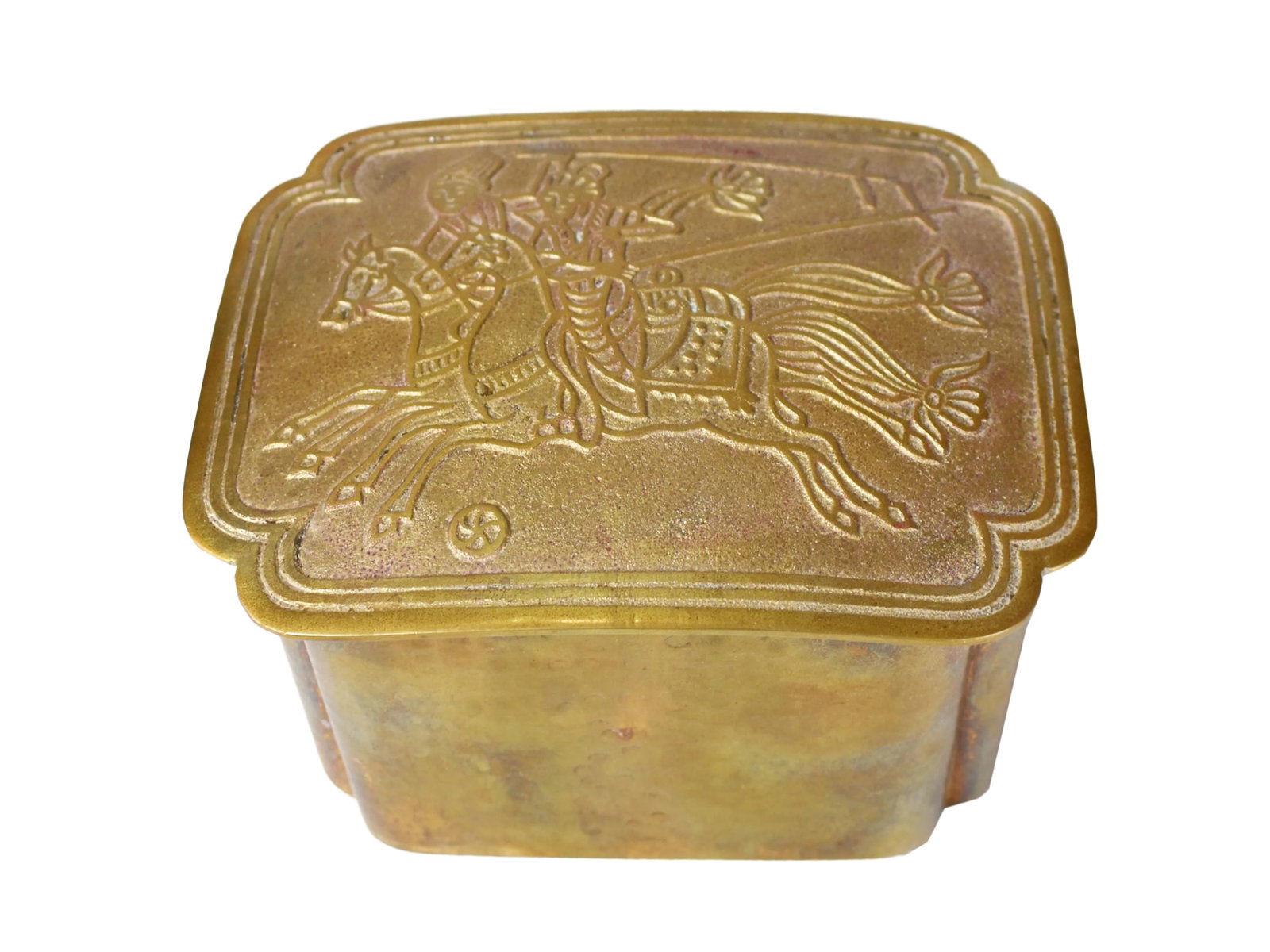 Vintage Polo Game Design Solid Brass Hand Hammered Trinket Accessories Box: Handmade and Hand Hammered Made -Made of Solid Brass -in great vintage Condition -Dimensions (approximately): 5" L x 4.25" W x 4.25" H 14 oz Condition: Alterations: Original Condition Unaltered Imperf