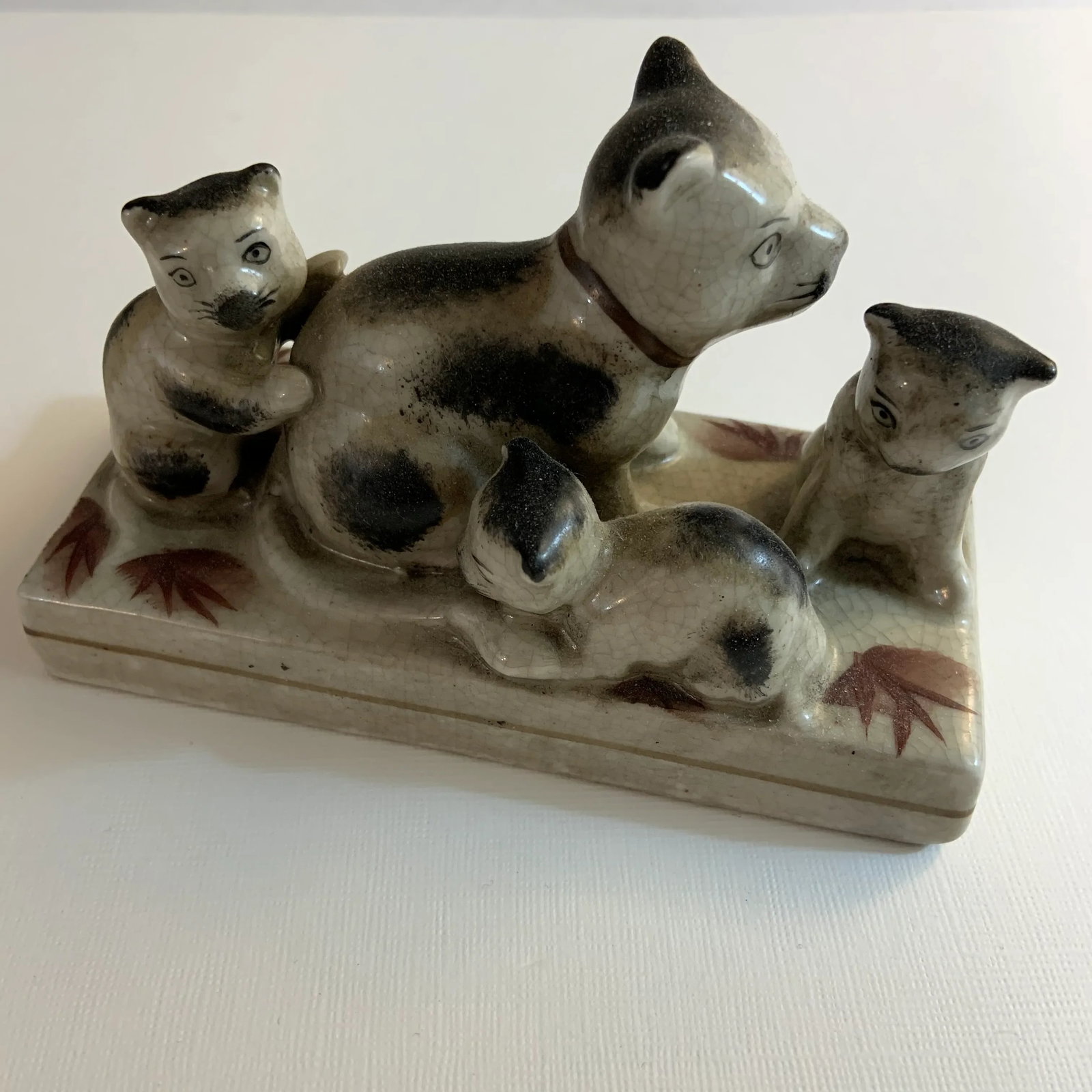 1970s Vintage Chinese Cat Family - 2