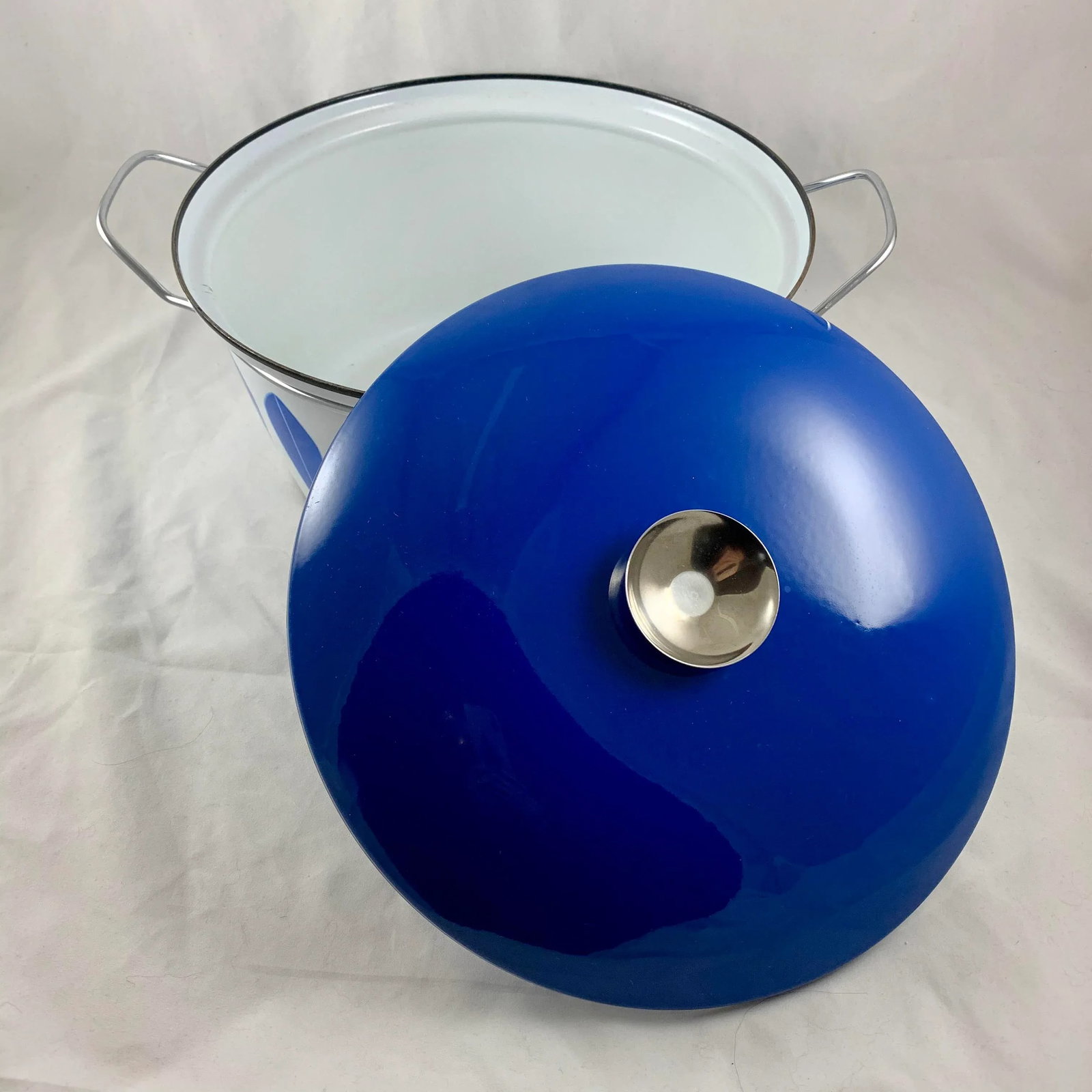 Cathrineholm Scandinavian Modern Lotus Enameled Dutch Oven - 7