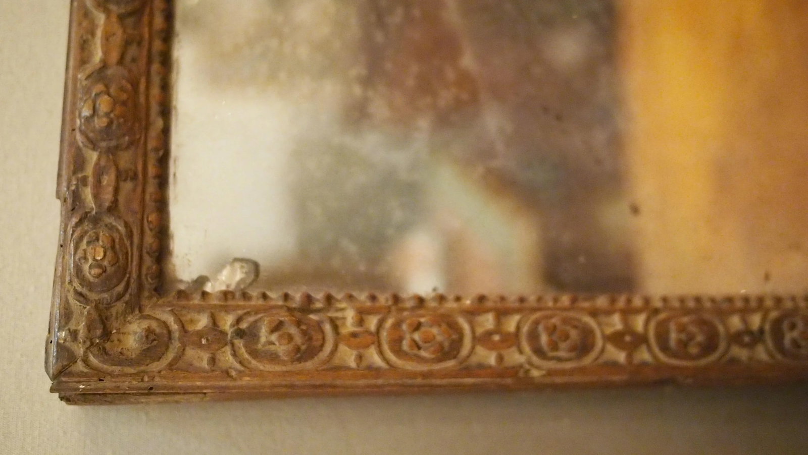 Petit Late 17th Century Berain Mirror - 2