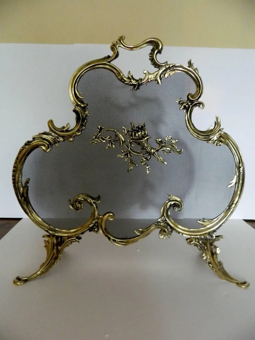 French Brass Fire Screen Adorned With a Fire Cheriot, 19th Century - 3
