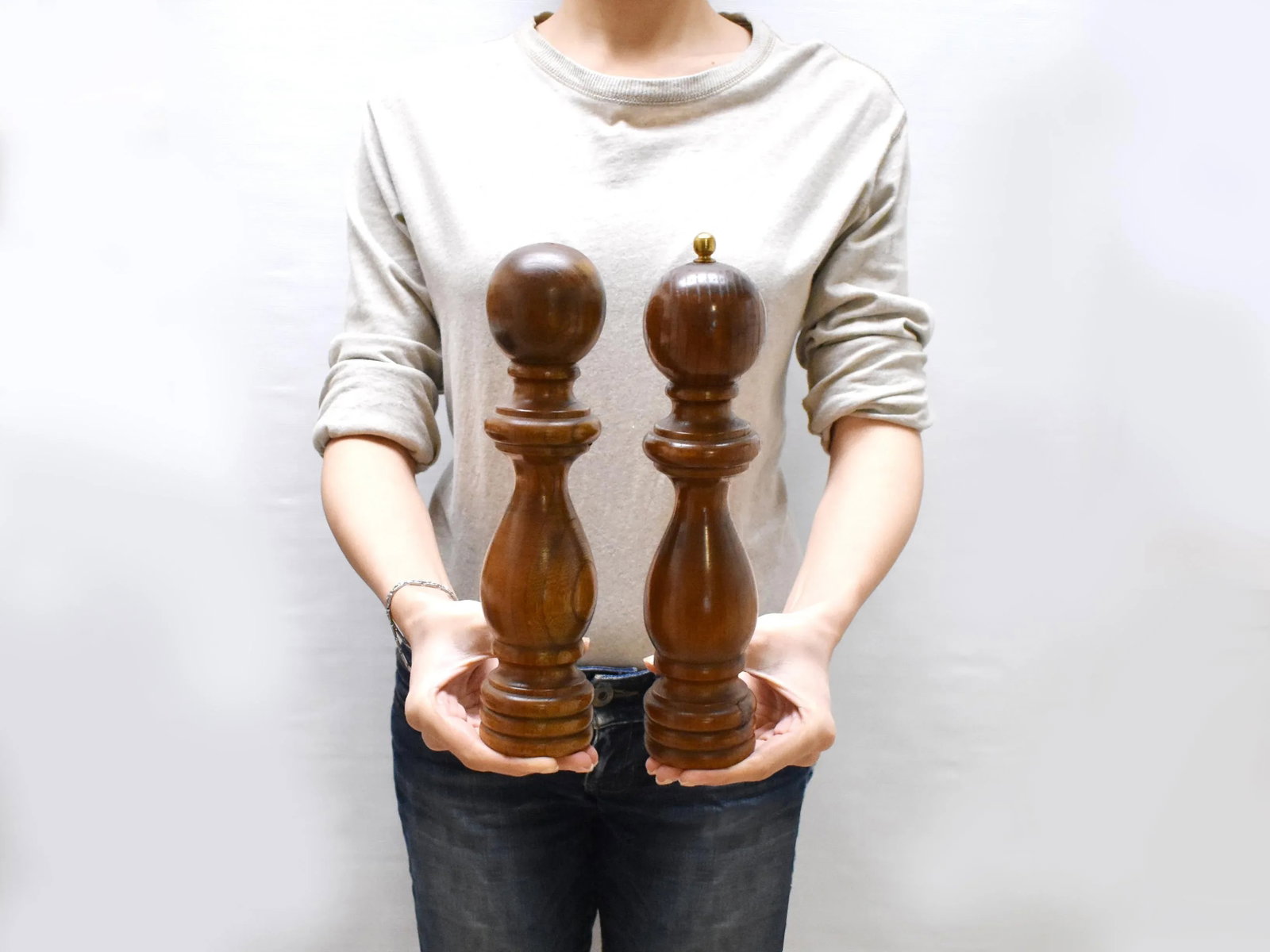 Vintage Catalina Tall Wooden Salt Shaker & Pepper Mill Grinder Set - 9