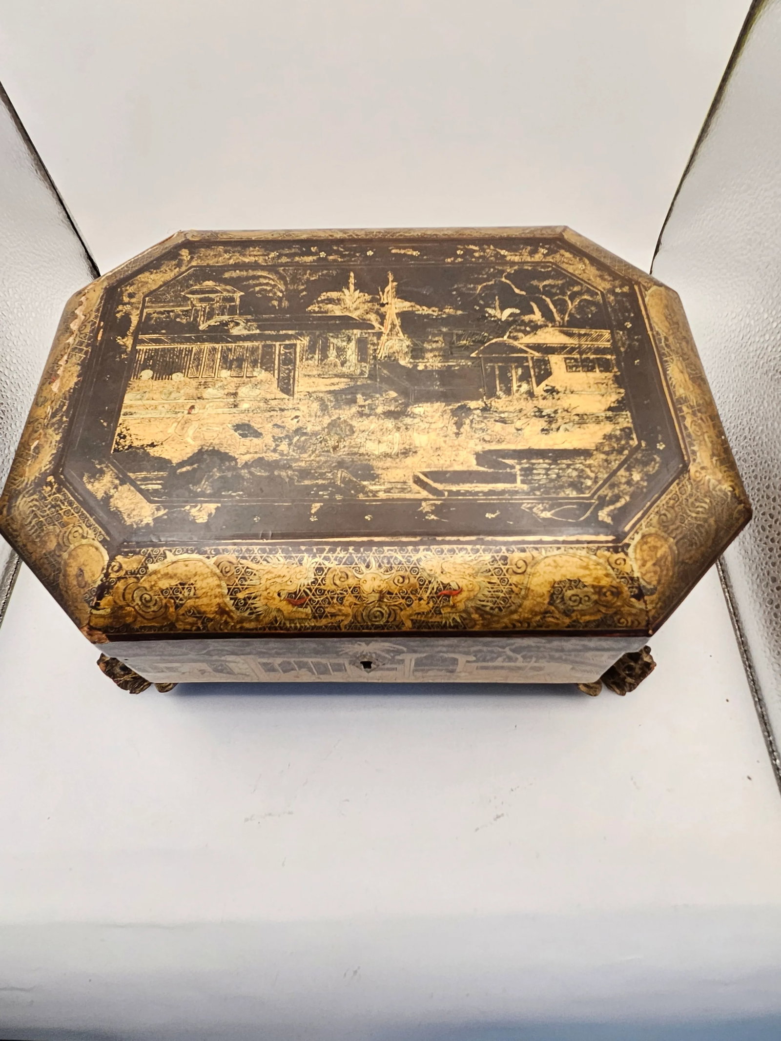 Early 19th Century Chinese Lacquer Box - 3