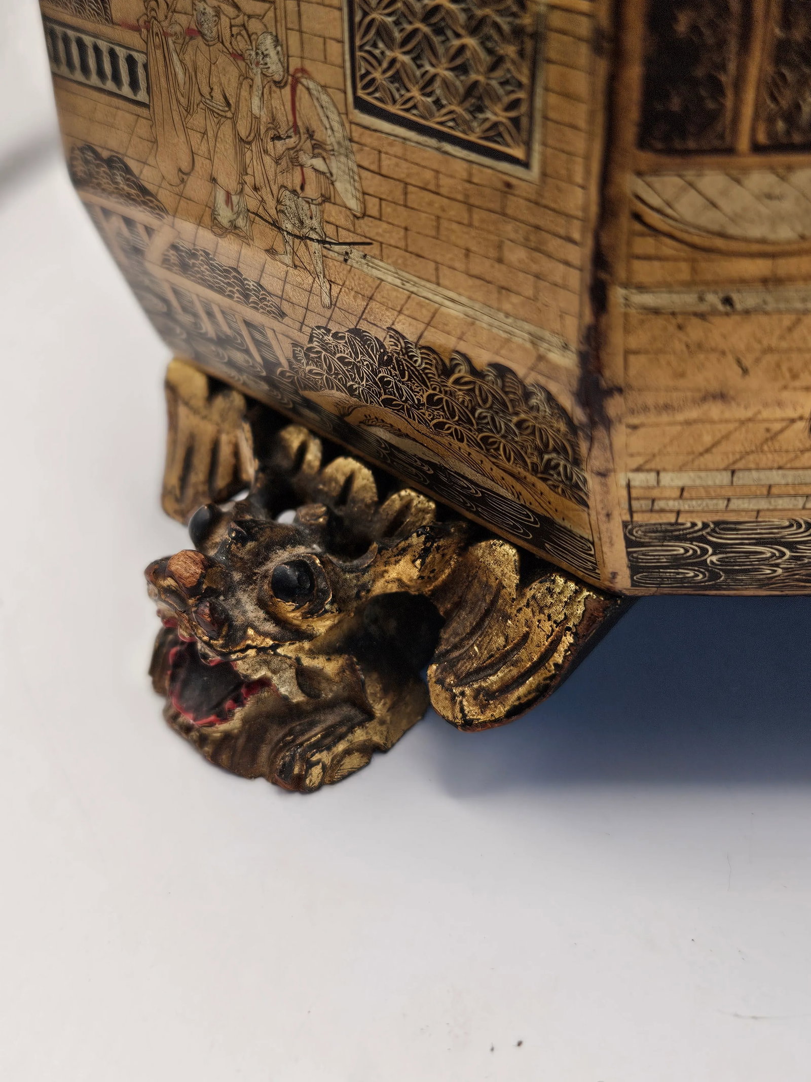 Early 19th Century Chinese Lacquer Box - 4