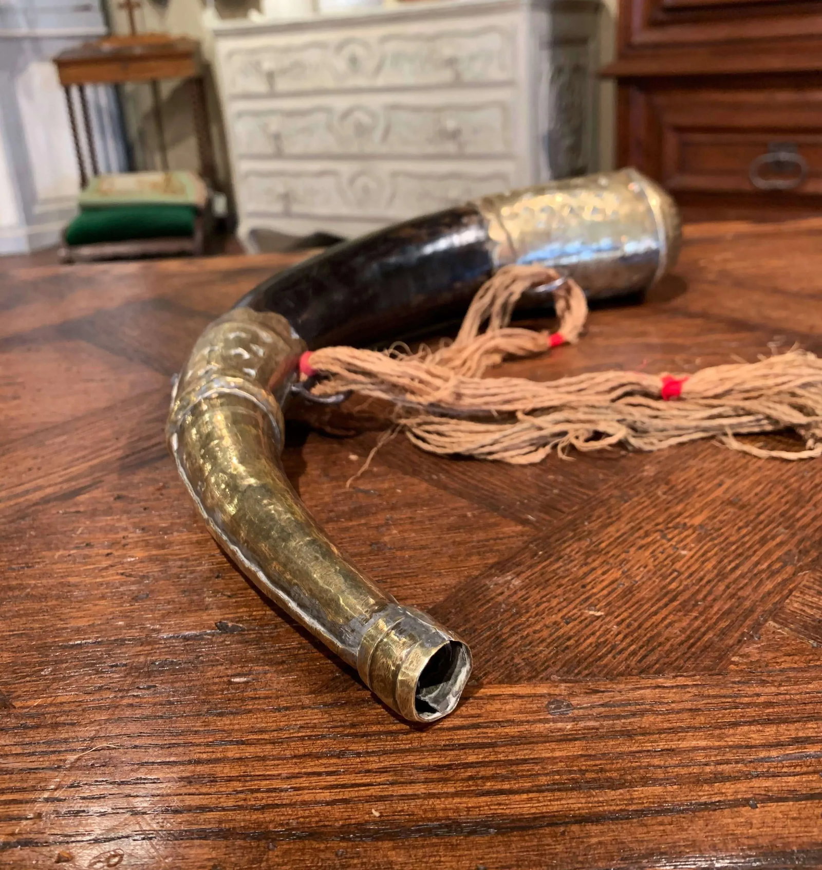 19th Century French Mounted Drinking Horn With Engraved Brass and Tassels - 9