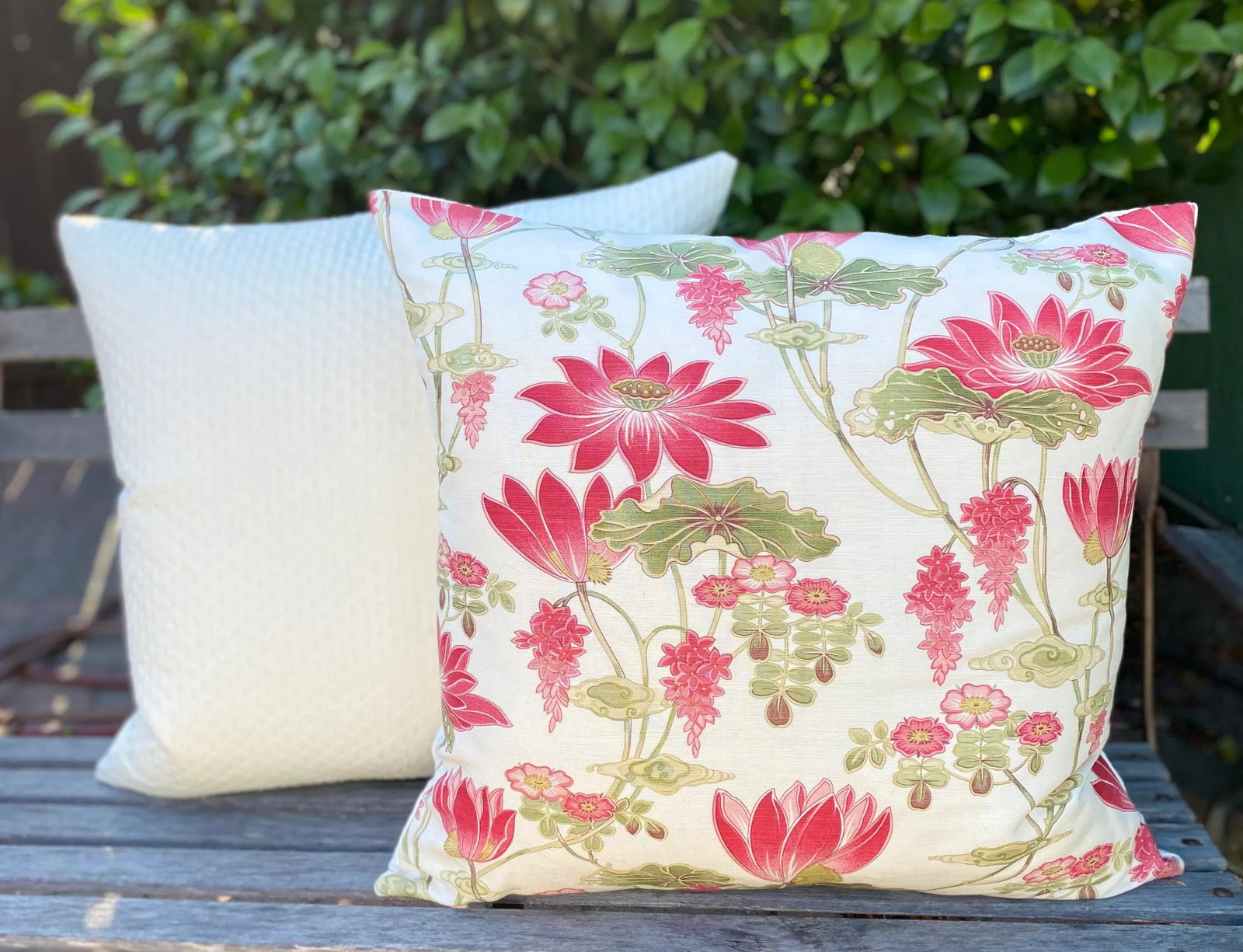 Bennison Linen "Lotus" Pillows - a Pair - 3