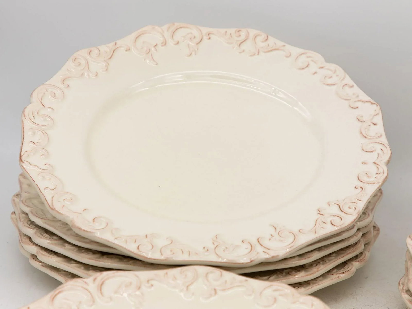 Anthropologie Stoneware Oval Dinner Plates, Set of 12, Portugal Circa 2007 - 3