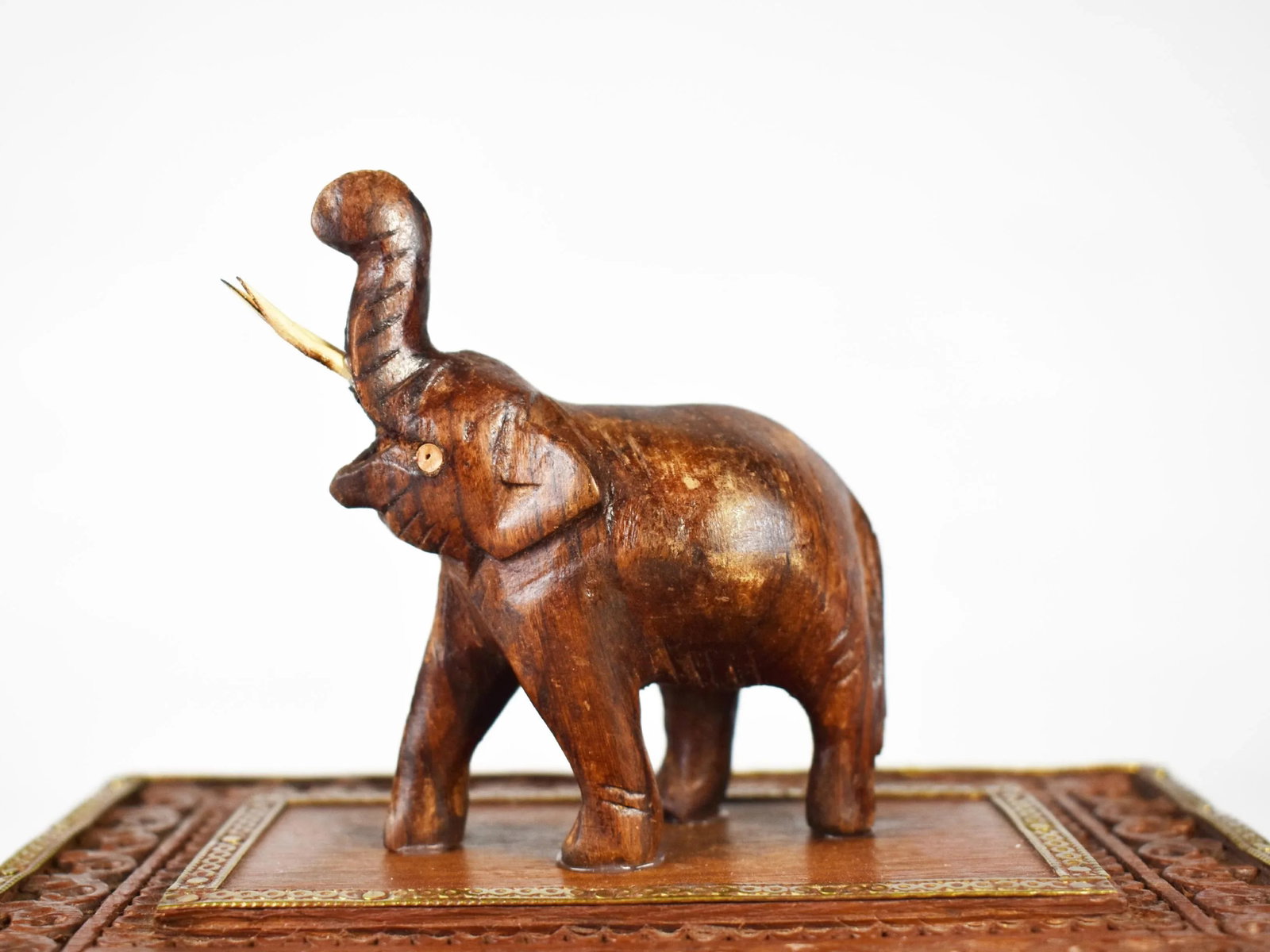 Vintage Hand Carved Elephant Wooden Jewelry Trinket Box With Brass Trim - 5