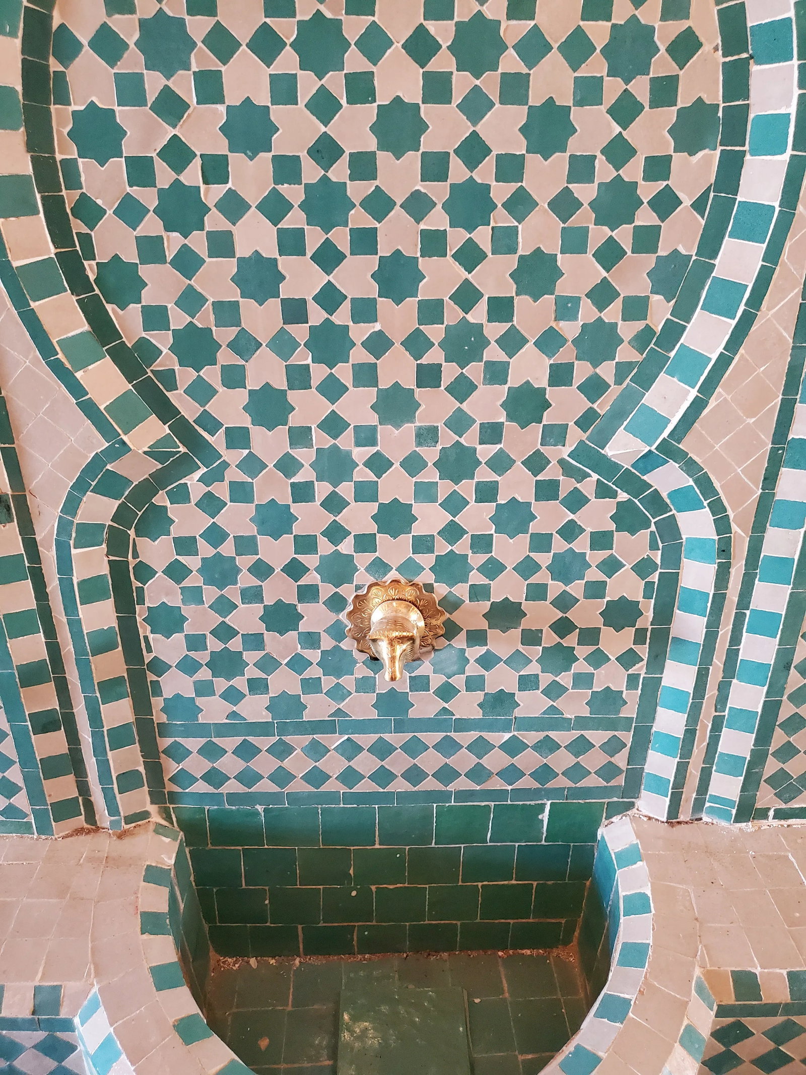 Aqua / White Moroccan Mosaic Fountain - 4