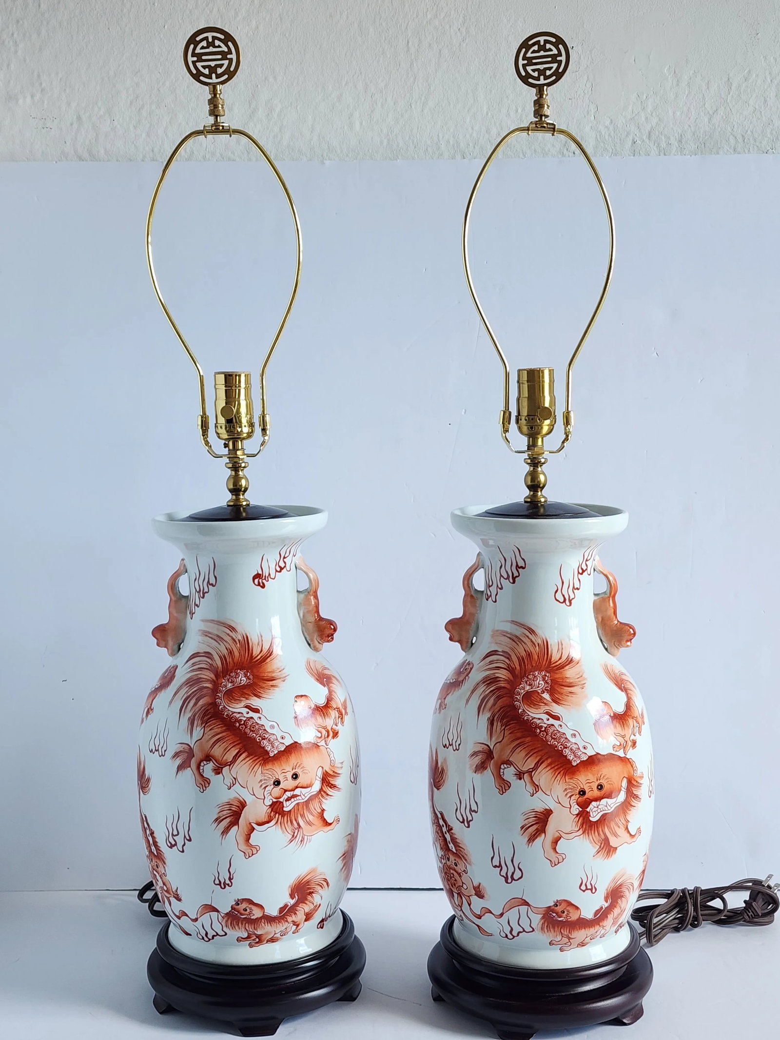 Vintage Mid 20th Century Foo Dog Motif Chinese Porcelain Table Lamps-a Pair - 5