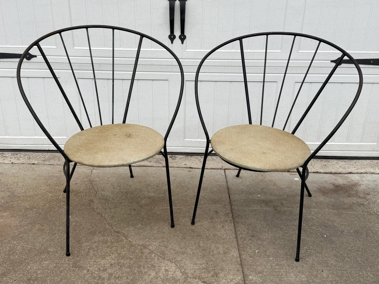 Pair of Mid-Century Modern Wrought-Iron Hoop Chairs - 3