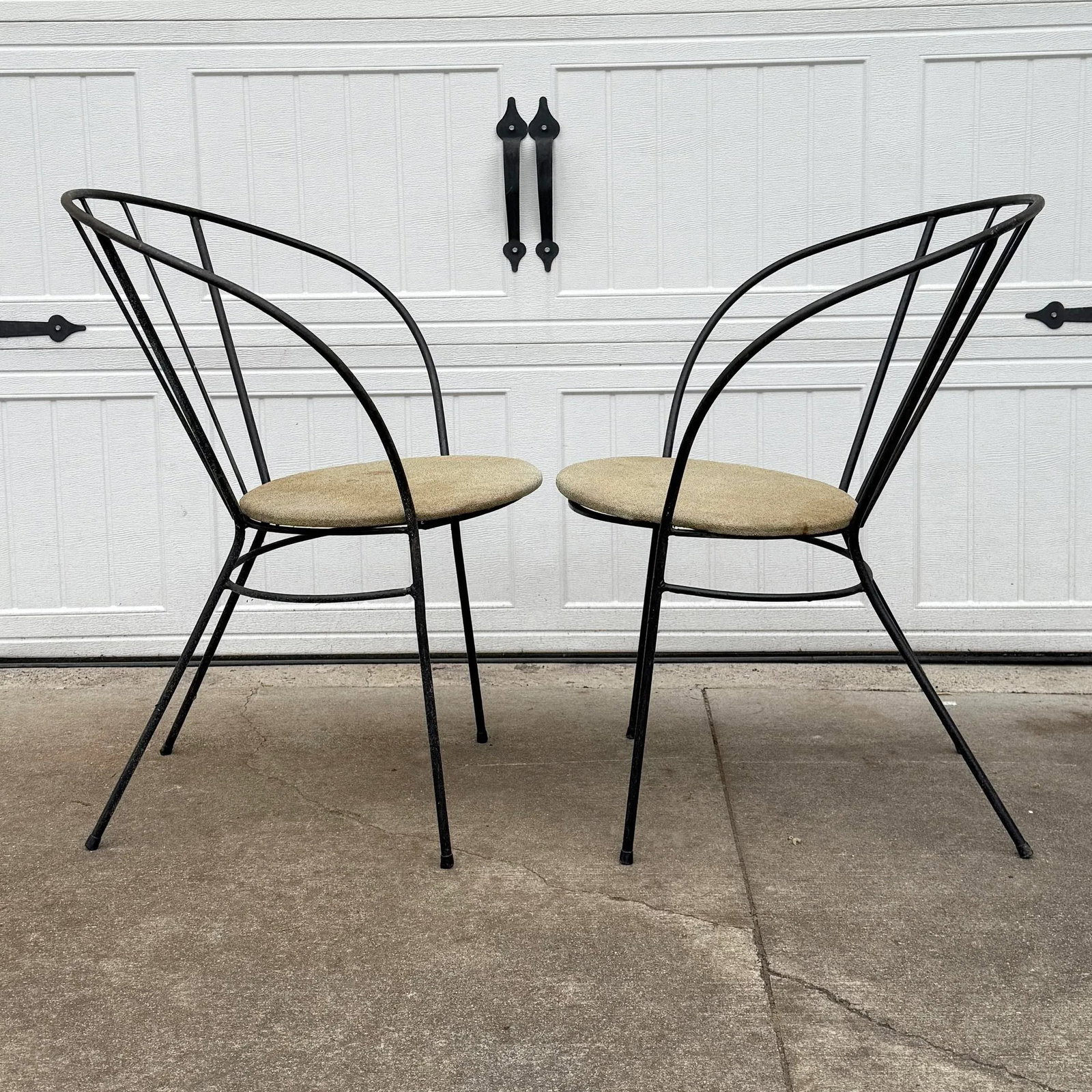 Pair of Mid-Century Modern Wrought-Iron Hoop Chairs - 4