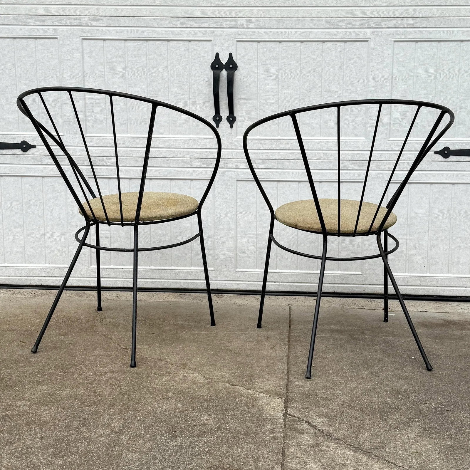 Pair of Mid-Century Modern Wrought-Iron Hoop Chairs - 5