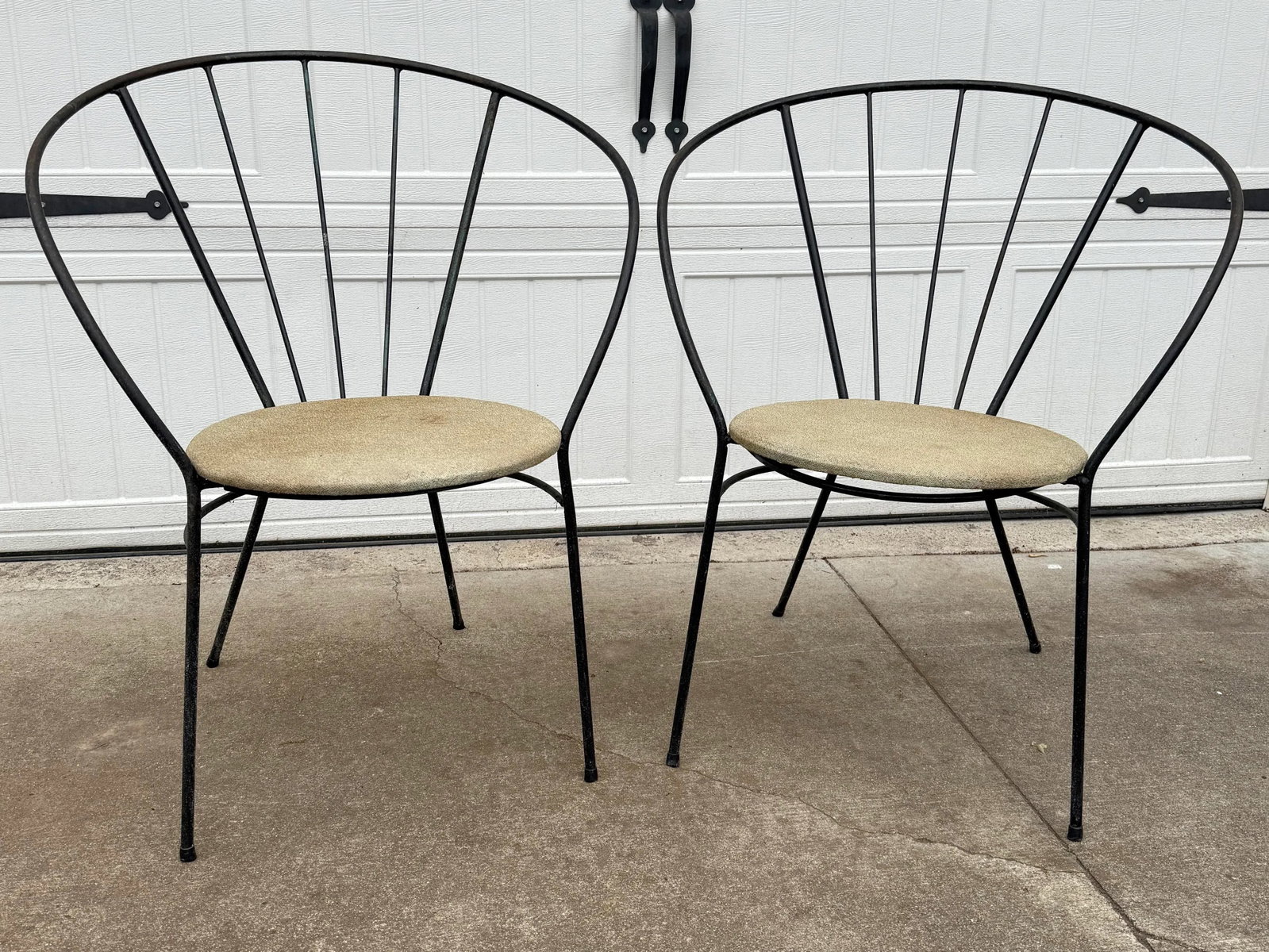 Pair of Mid-Century Modern Wrought-Iron Hoop Chairs - 6