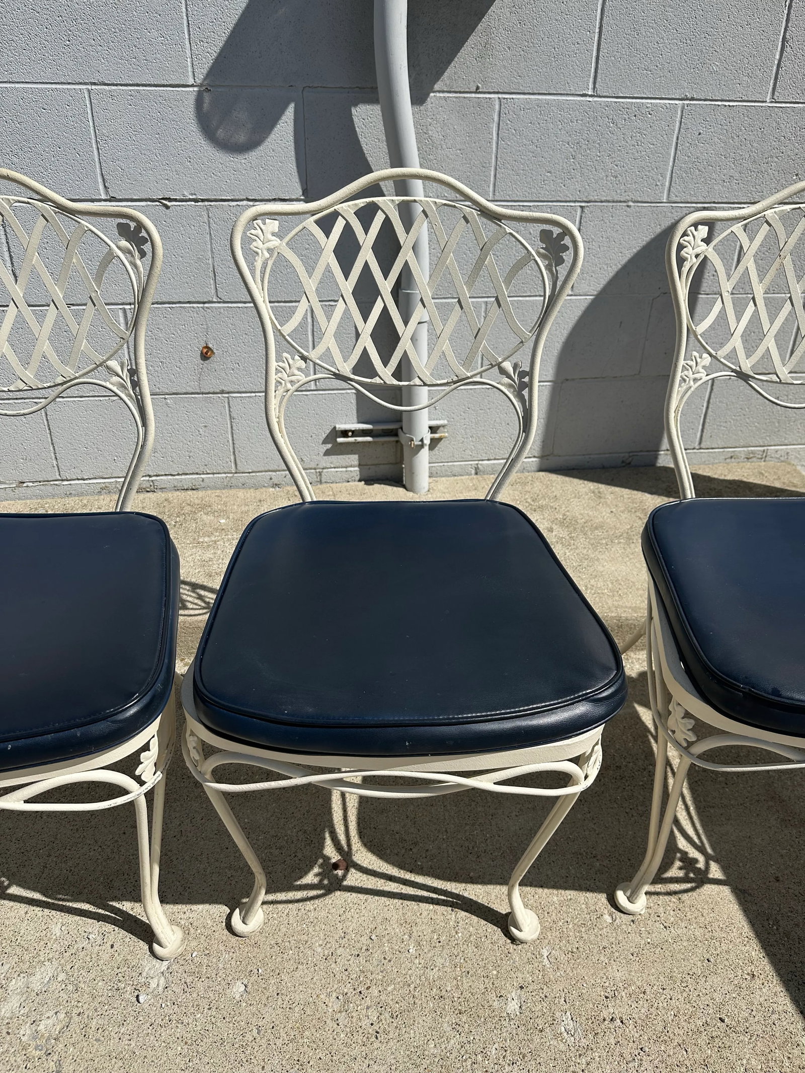 MCM Woodard Florentine Table & 4 Chairs - 5