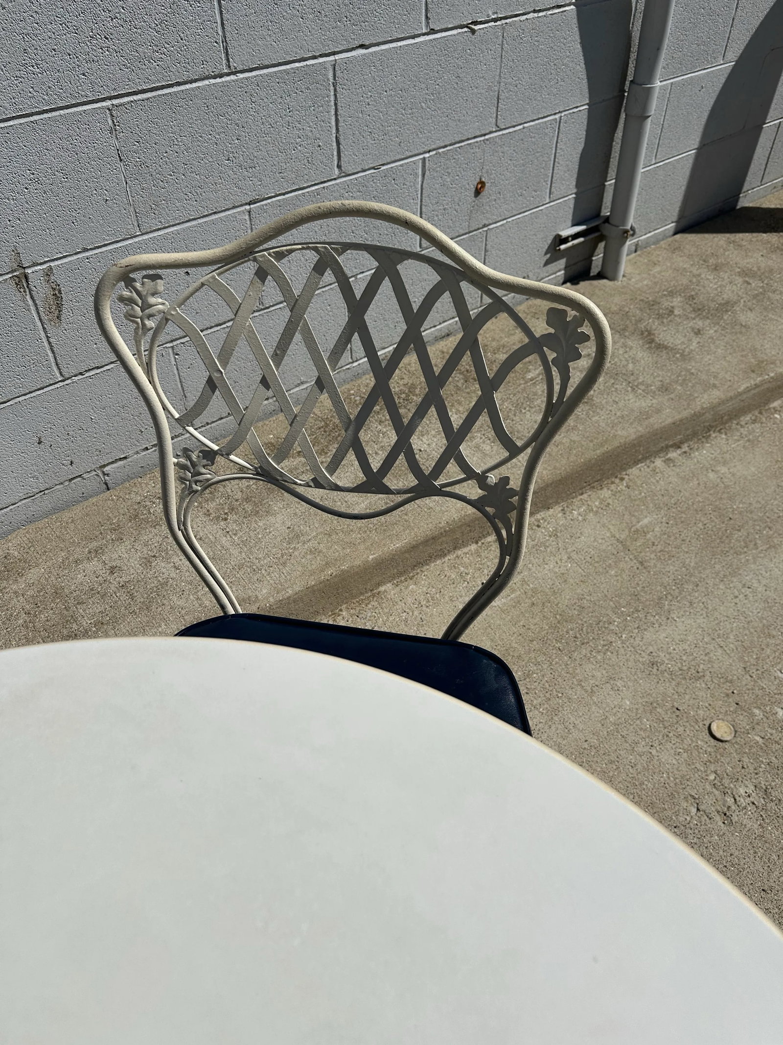 MCM Woodard Florentine Table & 4 Chairs - 6