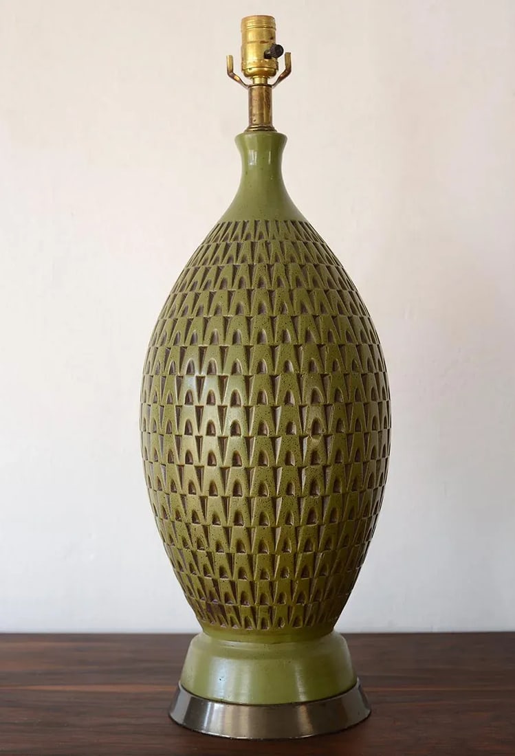 Mid-Century Green Abstract Pattern Molded Metal Table Lamp - 12