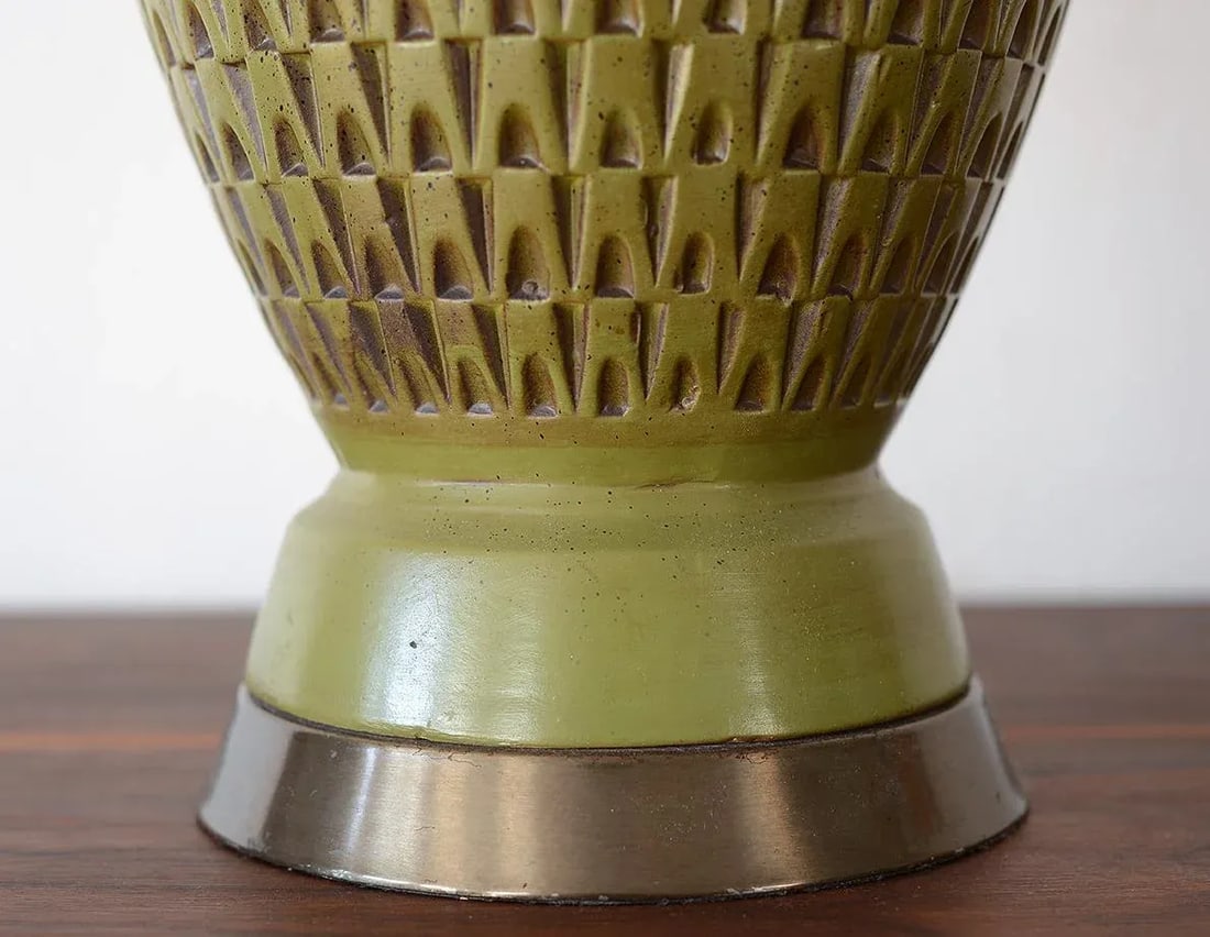 Mid-Century Green Abstract Pattern Molded Metal Table Lamp - 5