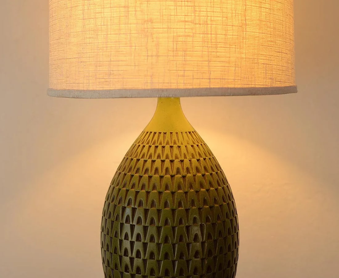 Mid-Century Green Abstract Pattern Molded Metal Table Lamp - 9