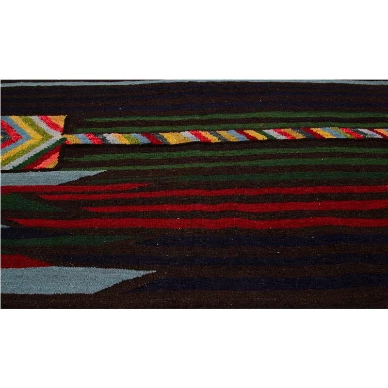 Handwoven Scandinavian Style Persian Kilim Area Rug - 4'5" * 5'9'' - 9