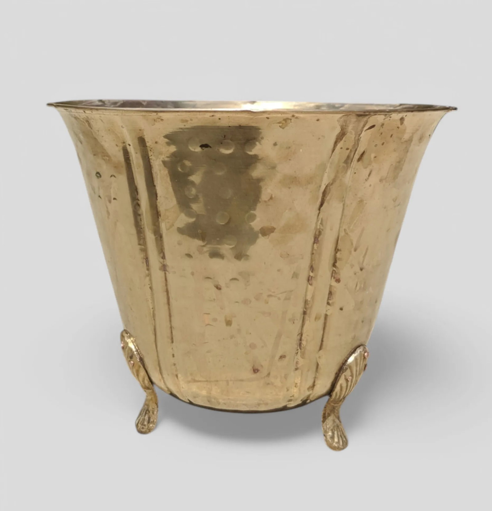 Vintage Hammered Brass and Lion Paw Feet Cachepot Jardiniere - 2