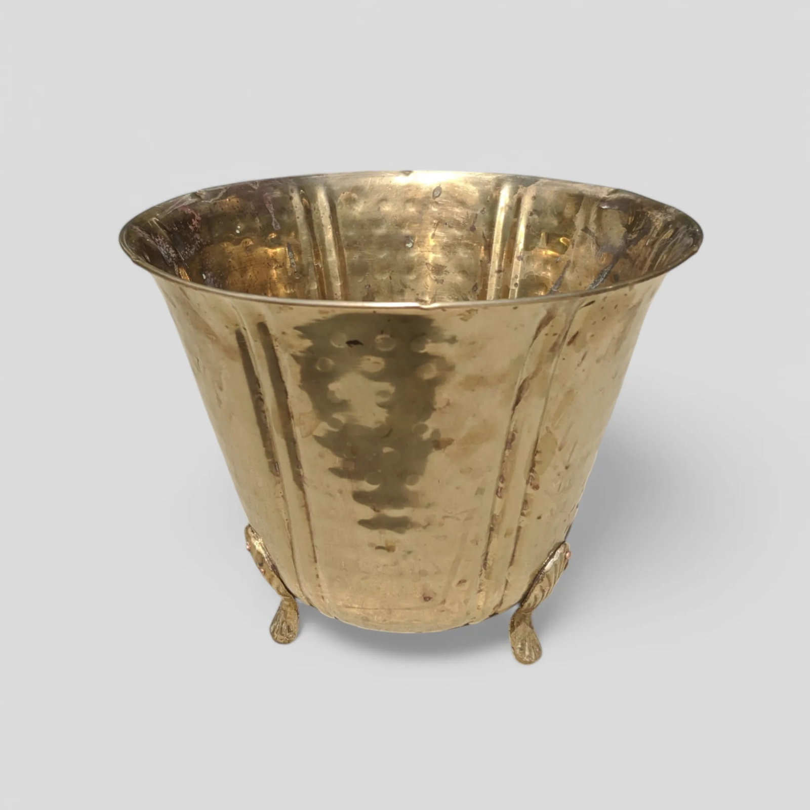 Vintage Hammered Brass and Lion Paw Feet Cachepot Jardiniere - 3