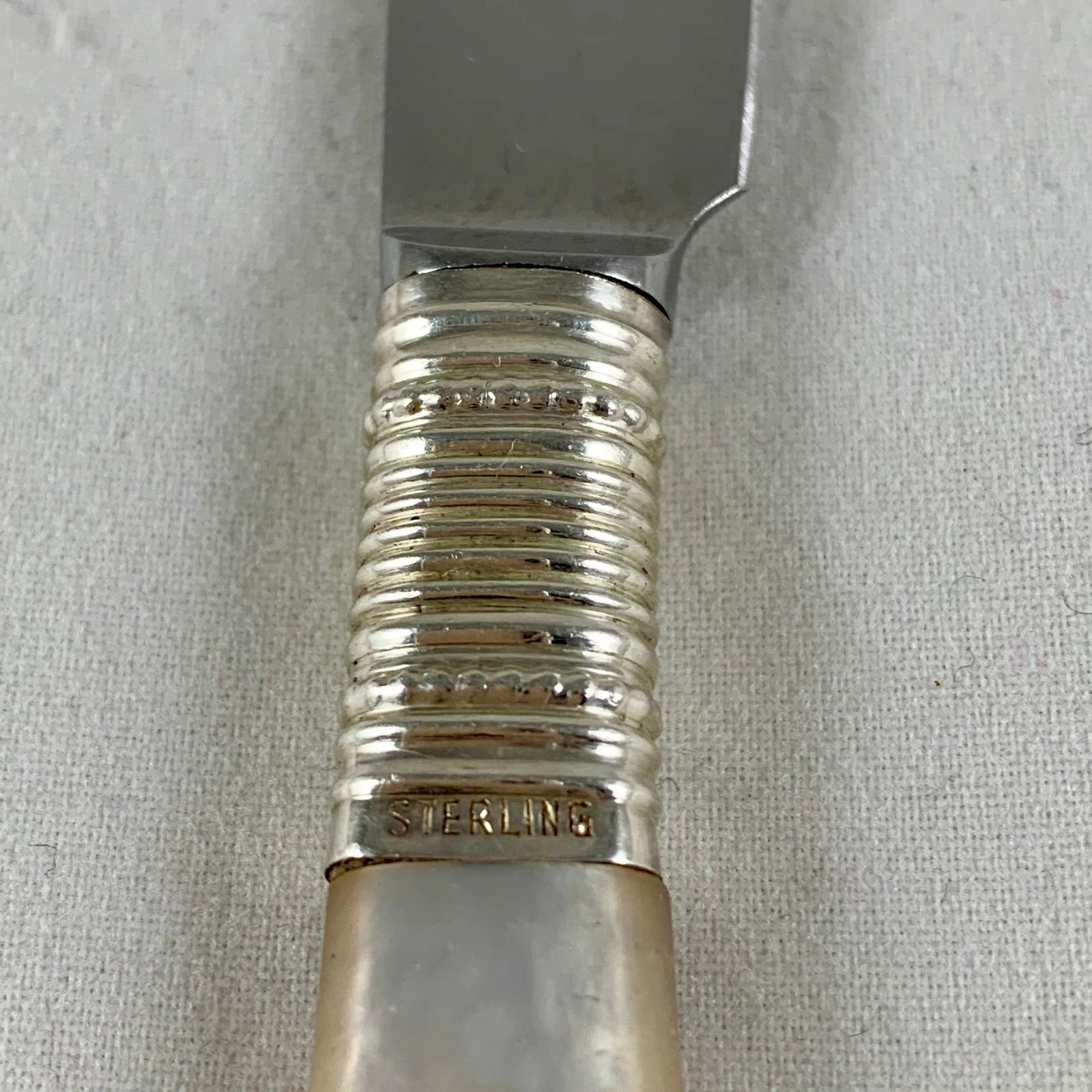 1920s Marhill of New York Mother of Pearl and Sterling Silver Spreaders, a Set of Six - 3
