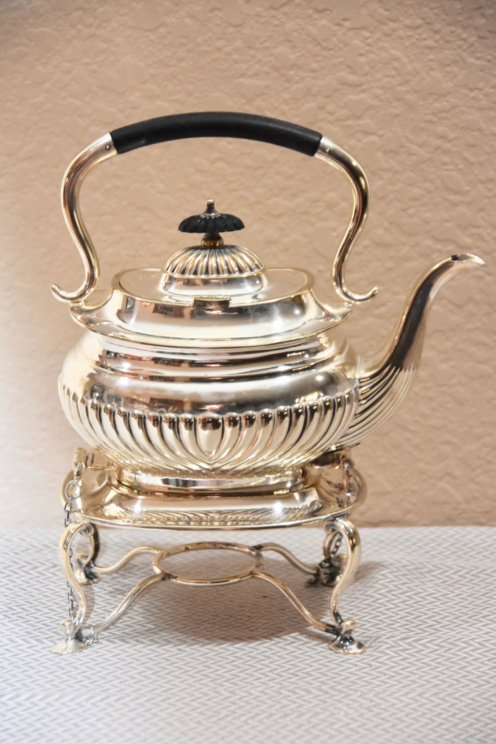 Sheffield Silver Plate Locking Tilting Kettle on Stand W/ Burner - 7