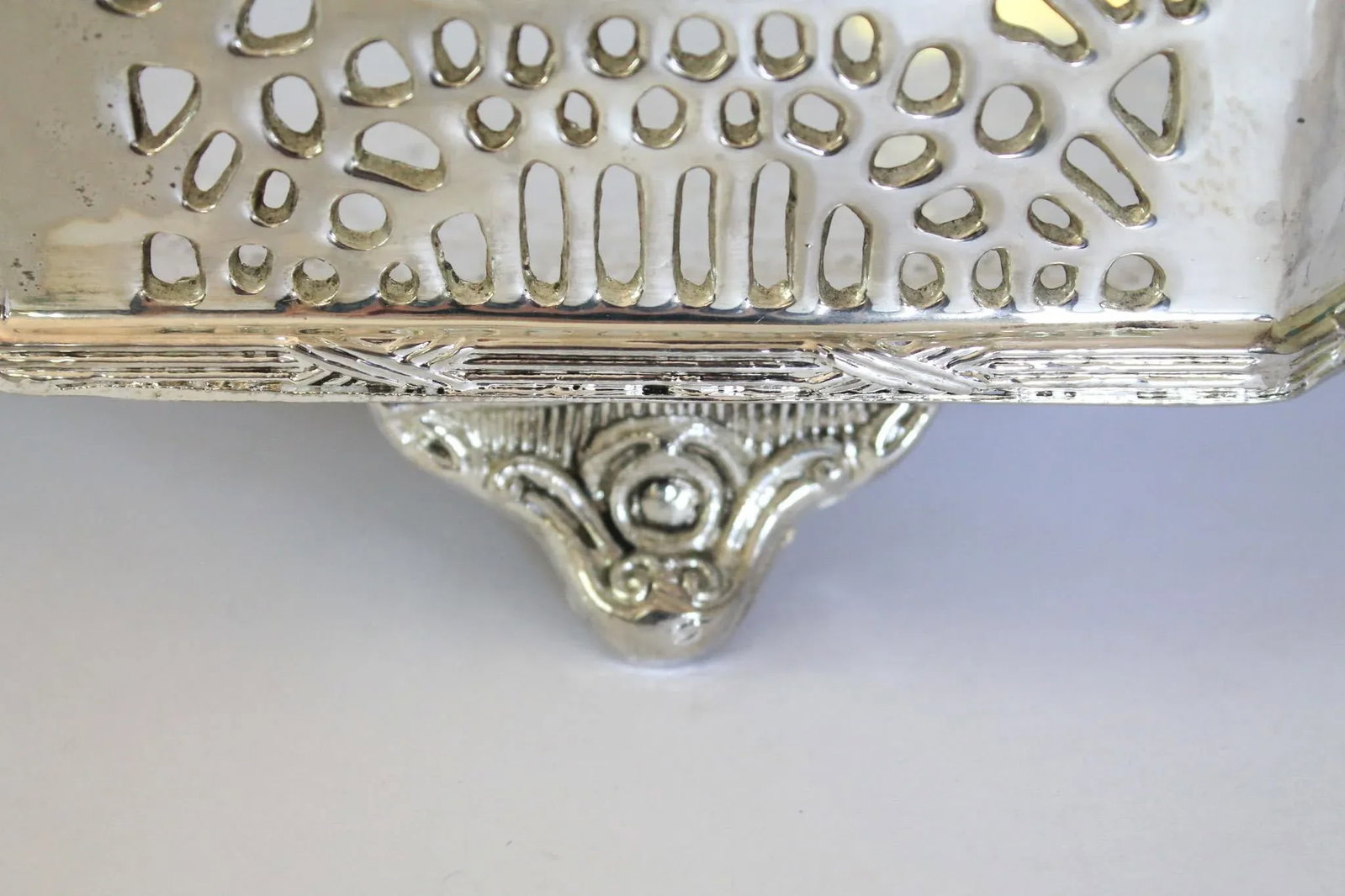 Vintage Edwardian-Style Reticulated Serving Tray - 7