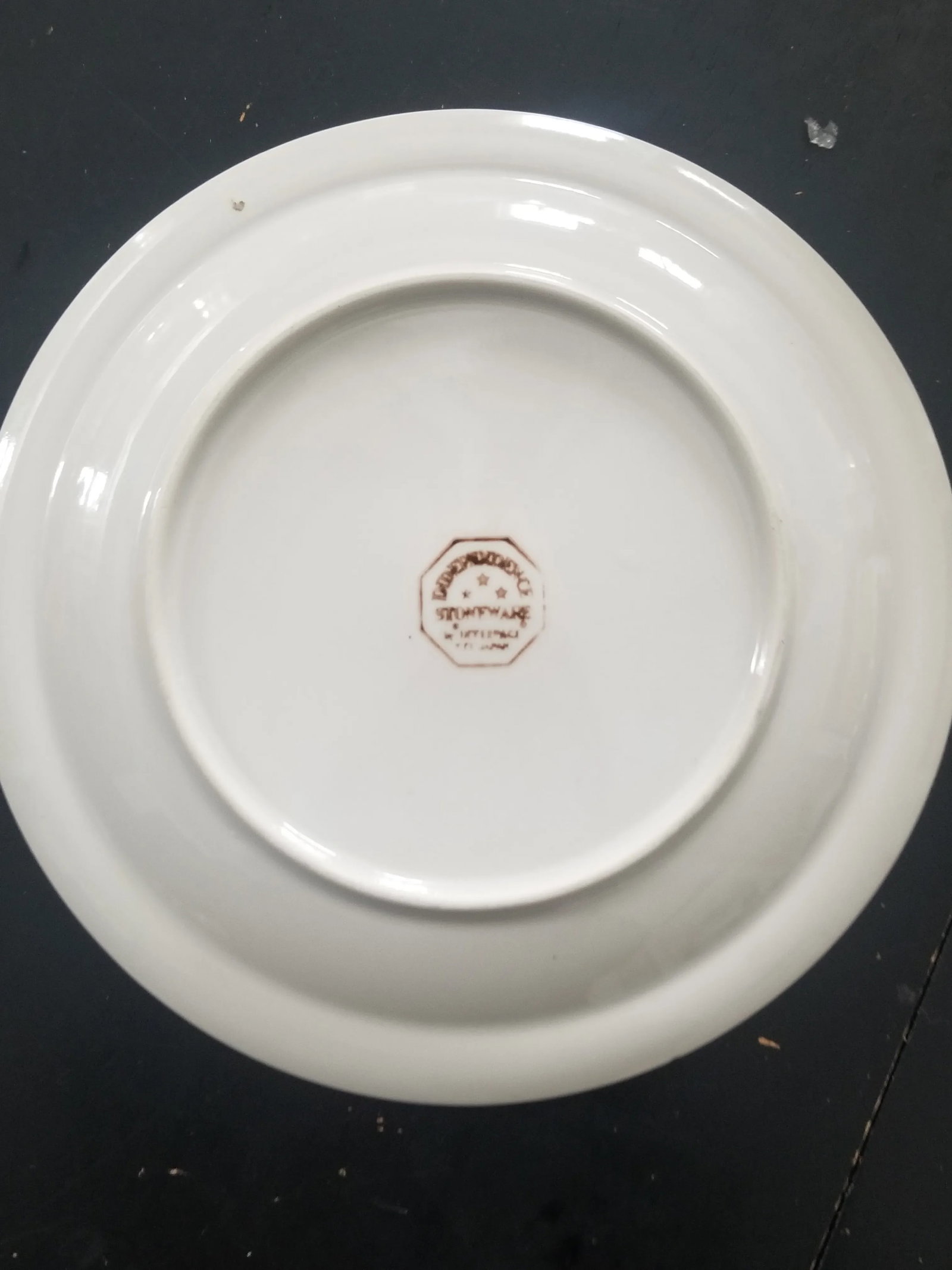Late 20th Century Stoneware Plates - Set of 2 - 6