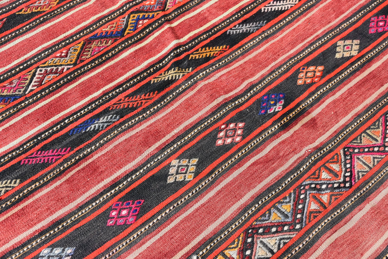 1980s Turkish Red Striped Cecim Oushak Kilim - 4