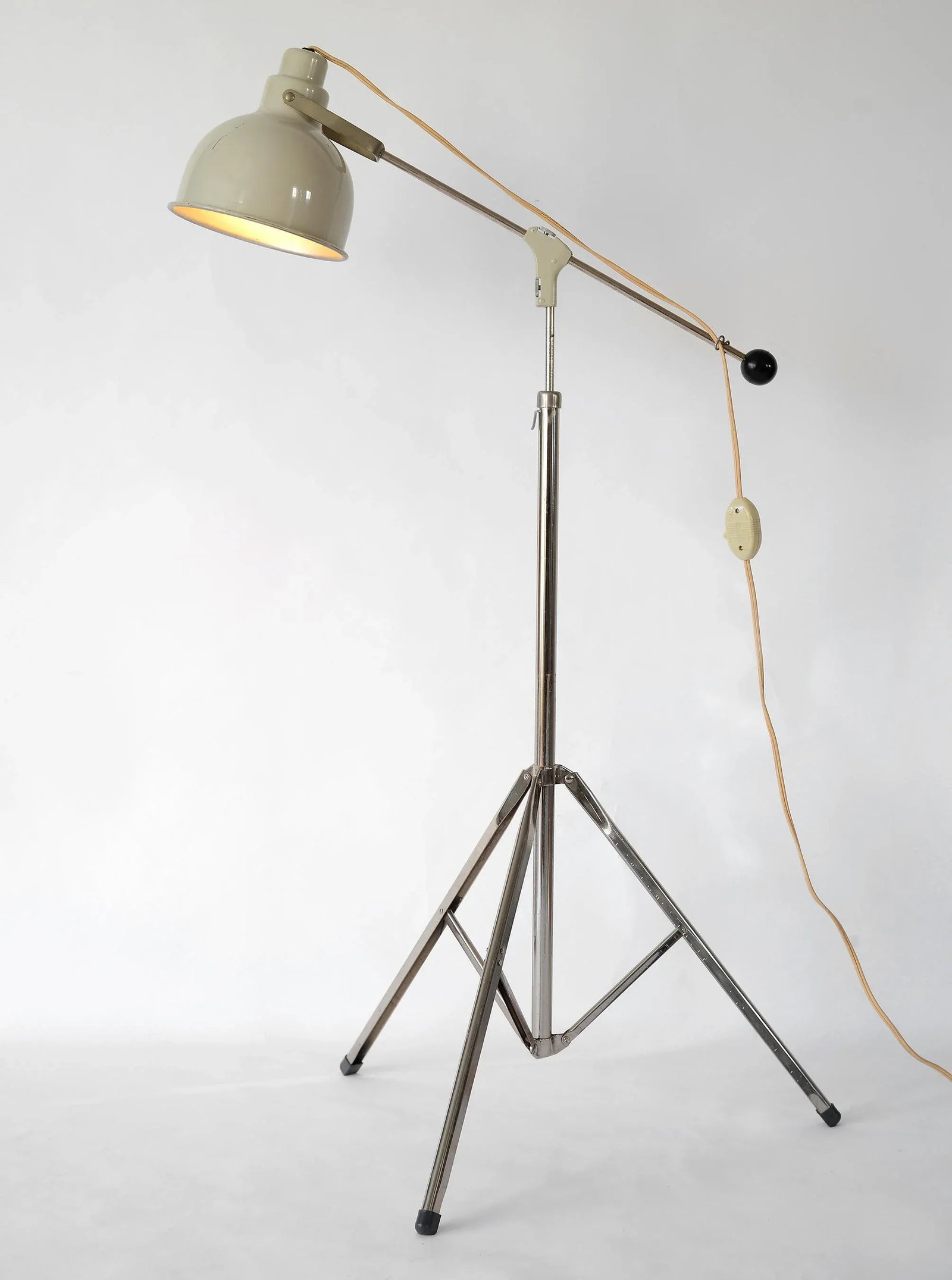 1950s Industrial Articulating Bretford Metal Tripod Floor Lamp - 12