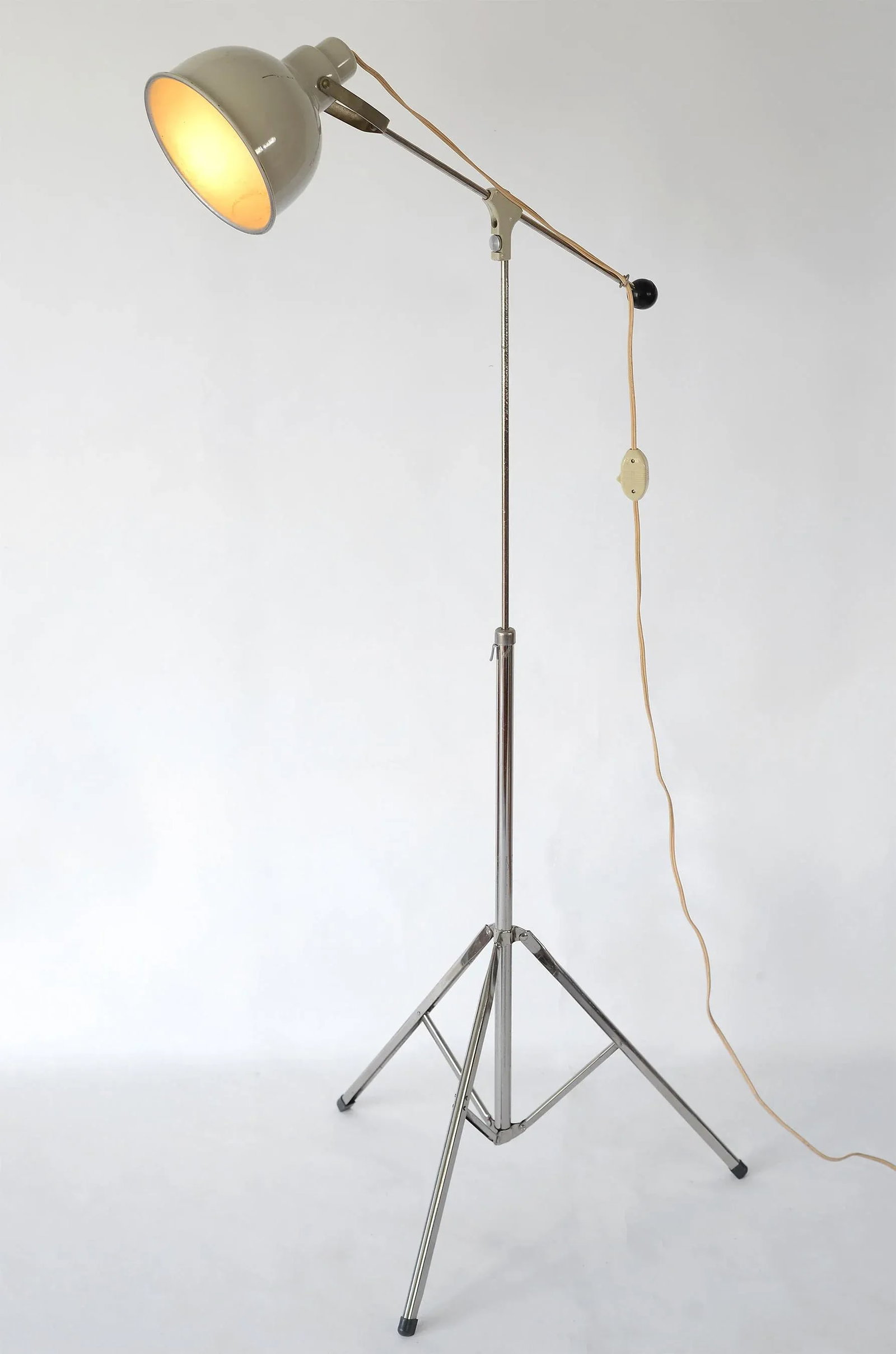 1950s Industrial Articulating Bretford Metal Tripod Floor Lamp - 2