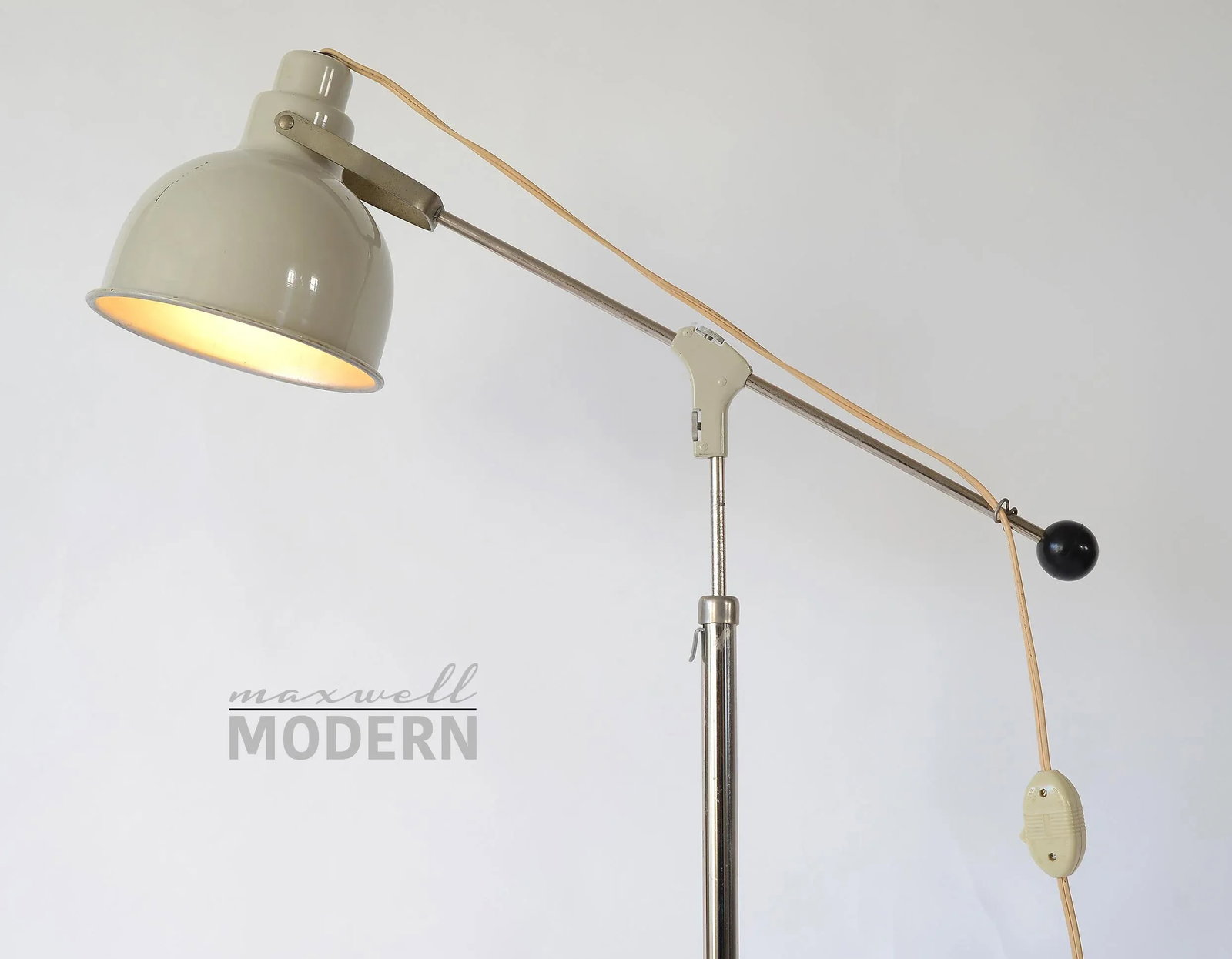 1950s Industrial Articulating Bretford Metal Tripod Floor Lamp - 3