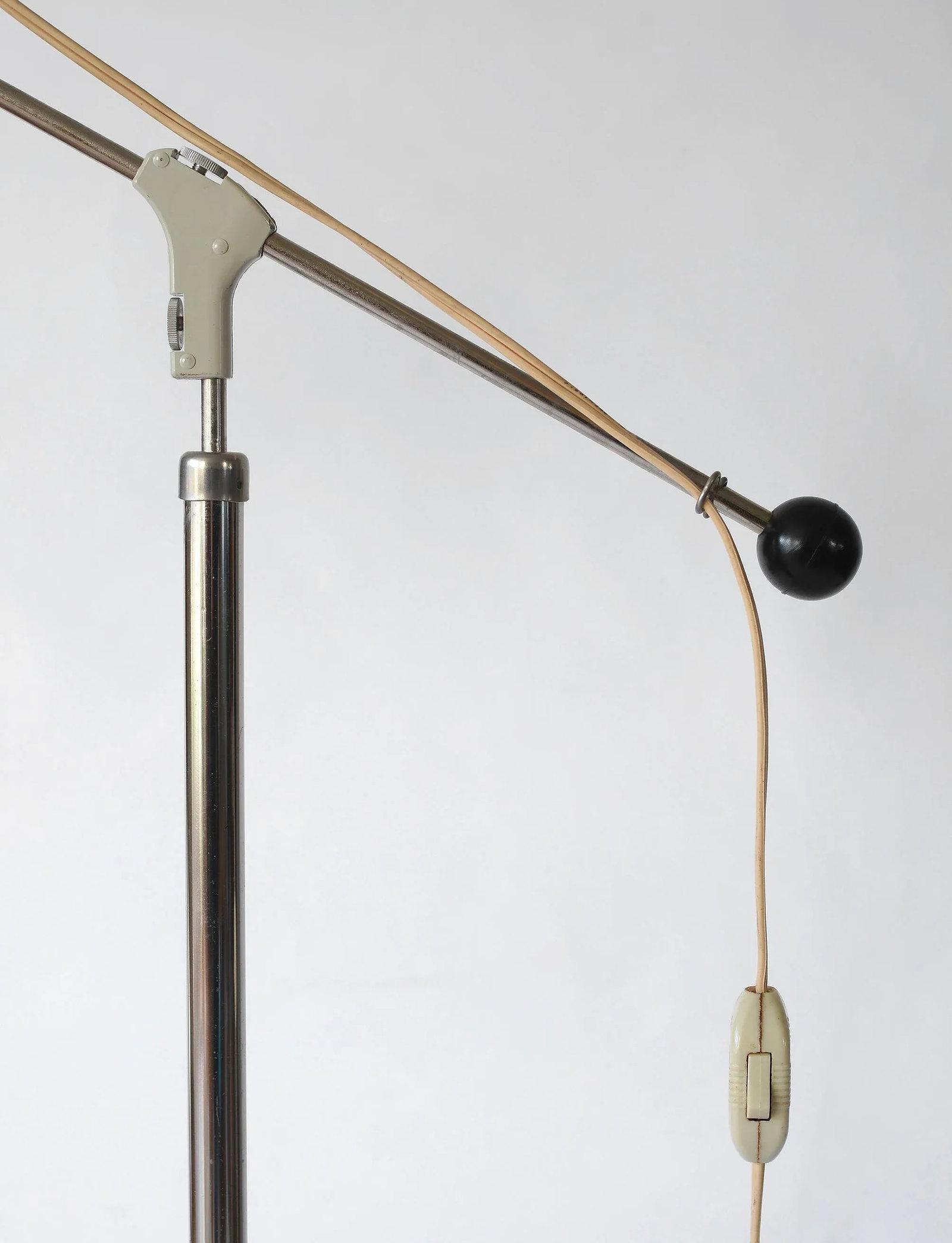 1950s Industrial Articulating Bretford Metal Tripod Floor Lamp - 4