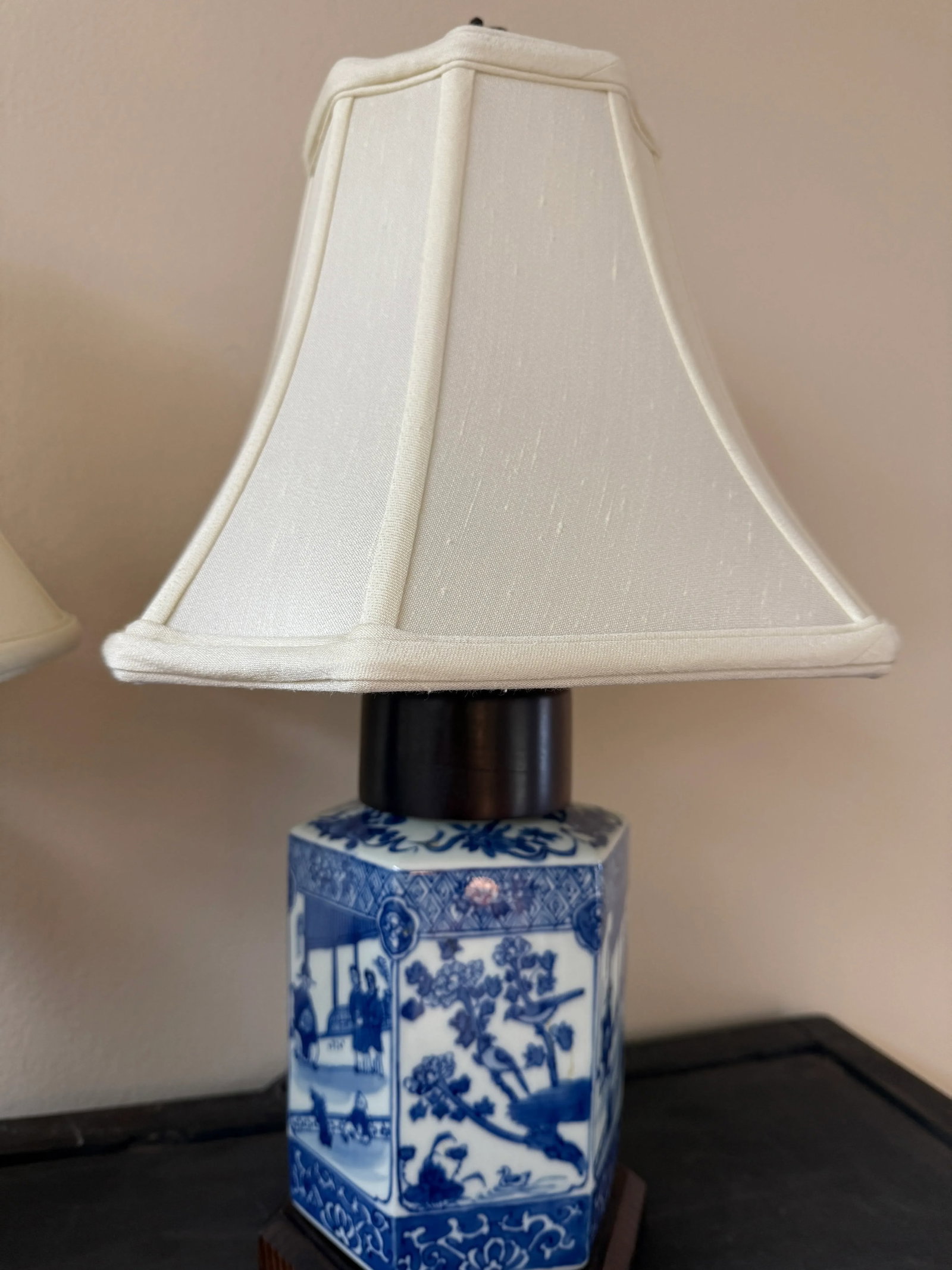 Blue and White Vintage Lamps With Asian Motifs, a Pair, Silk Shades - 4